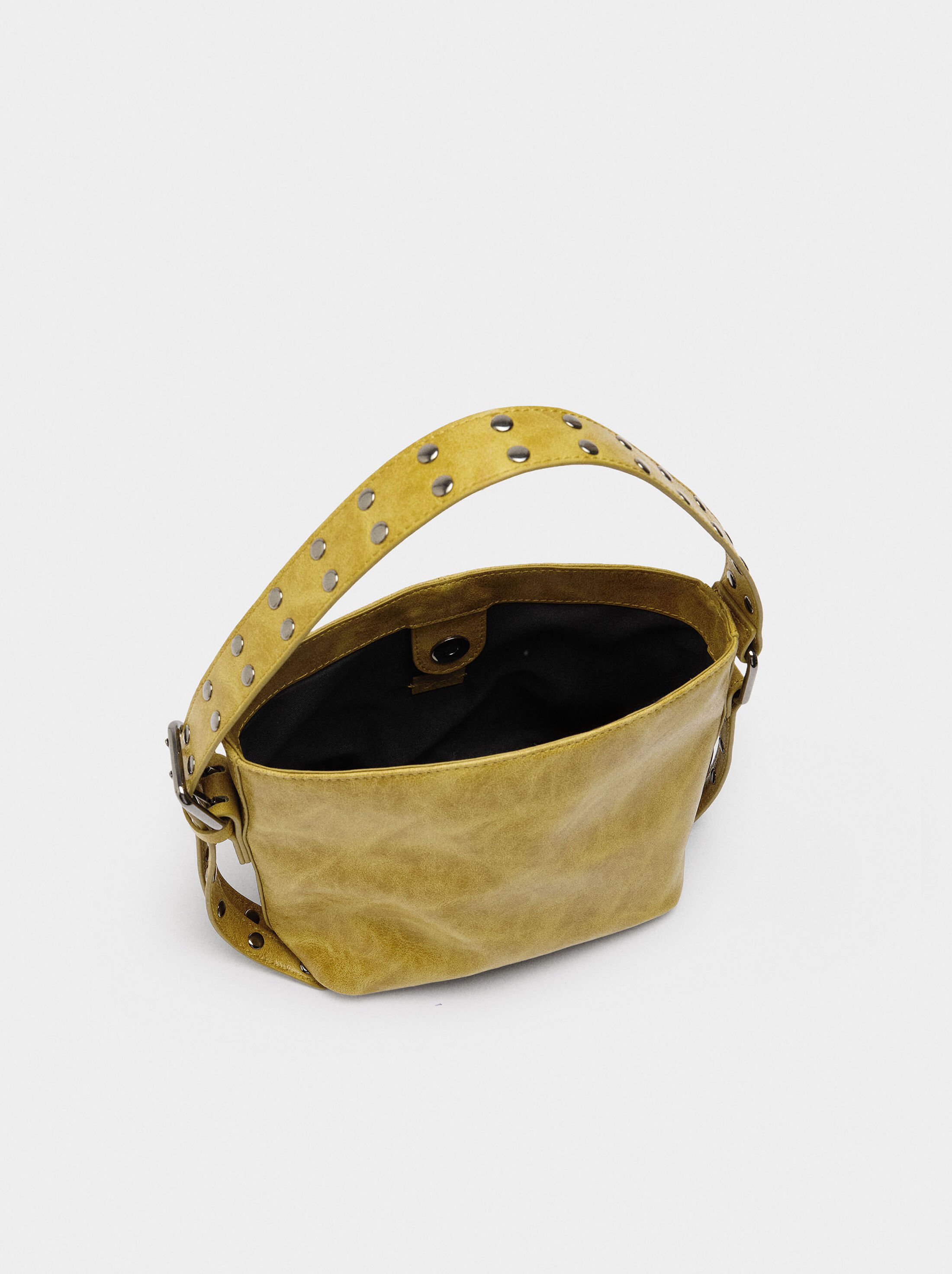 Bossa bucket amb taches image number 3.0