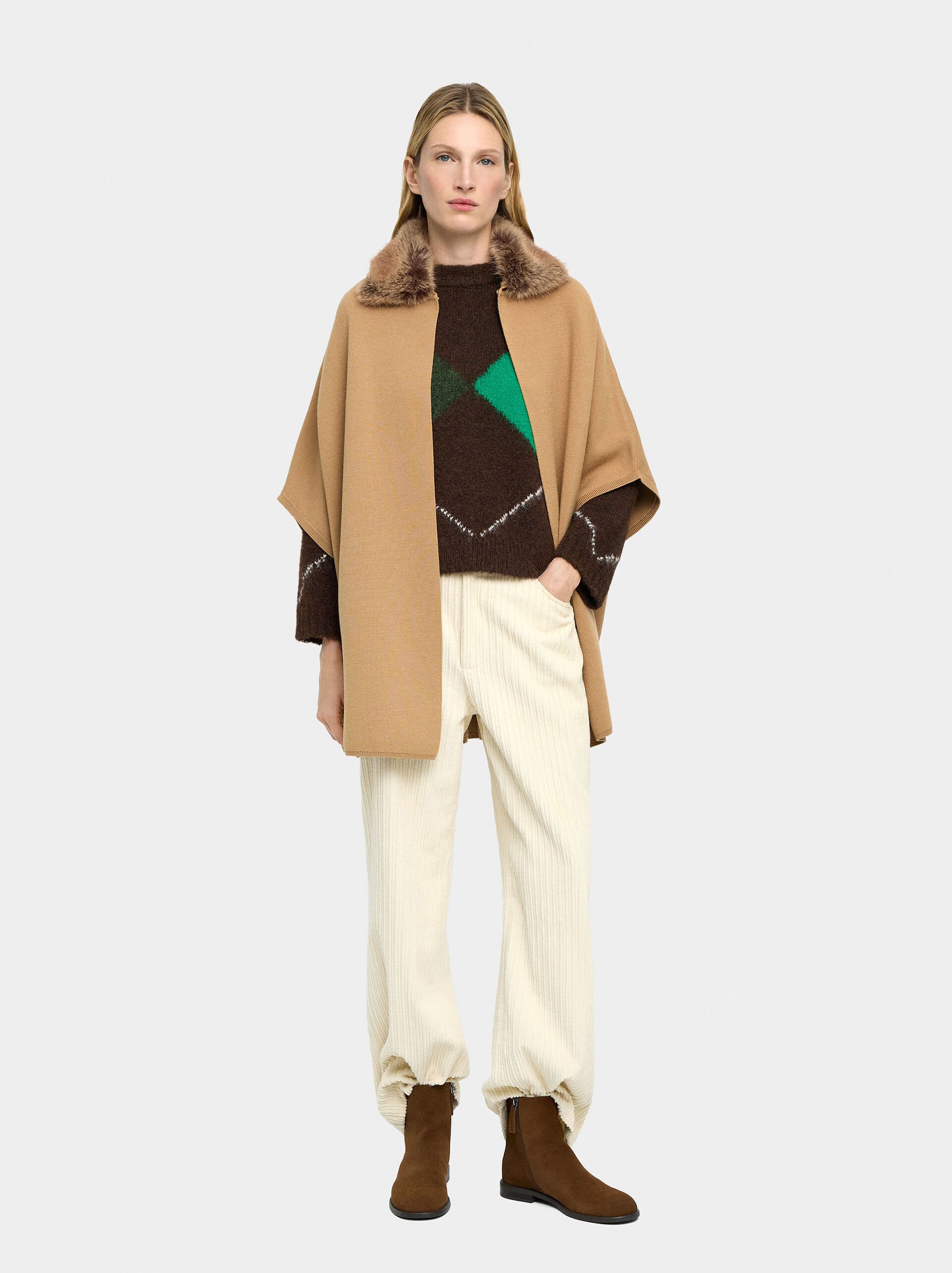 Poncho en maille avec col effet poil image number 0.0