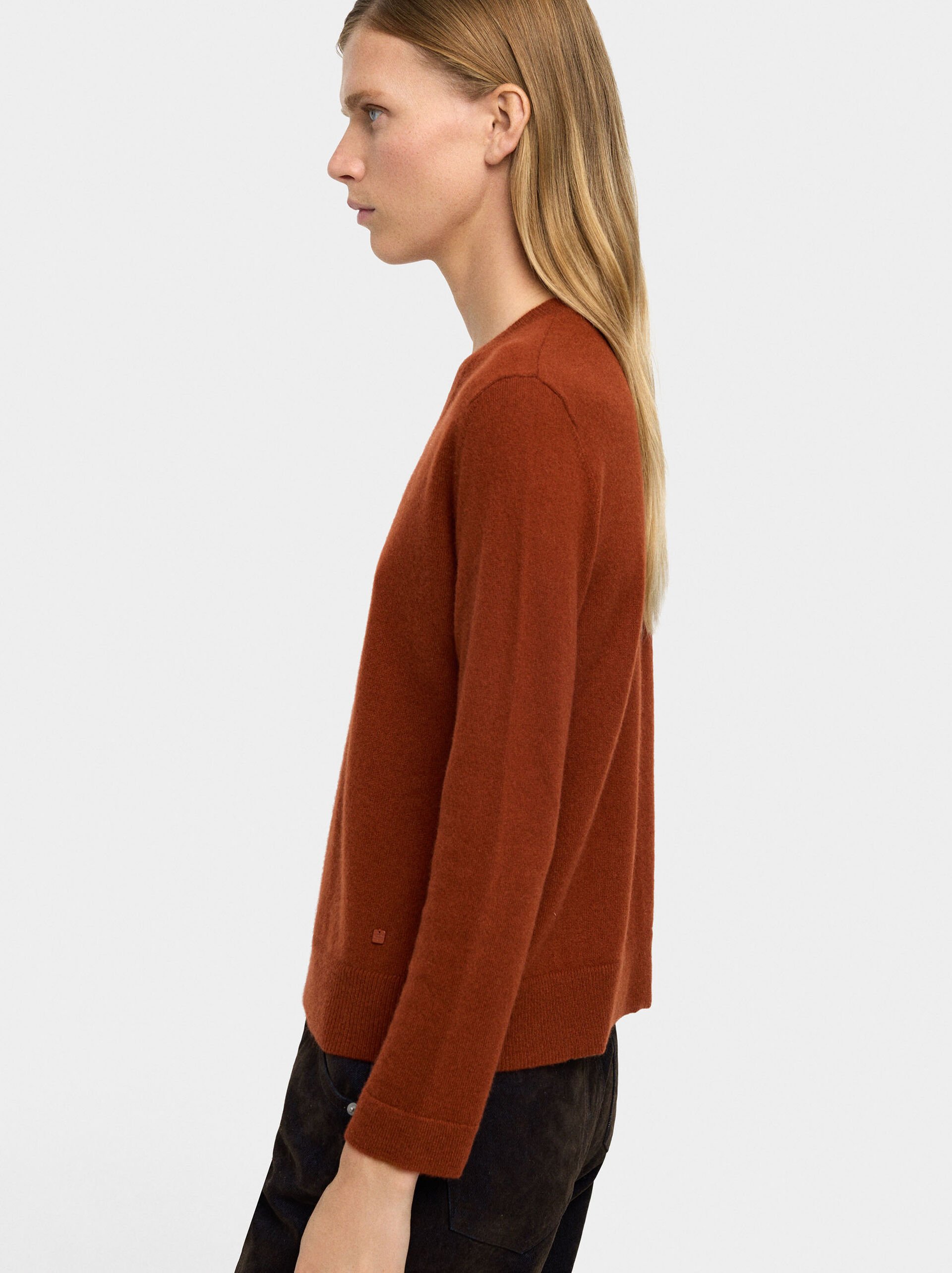 100% cashmere sweater image number 4.0