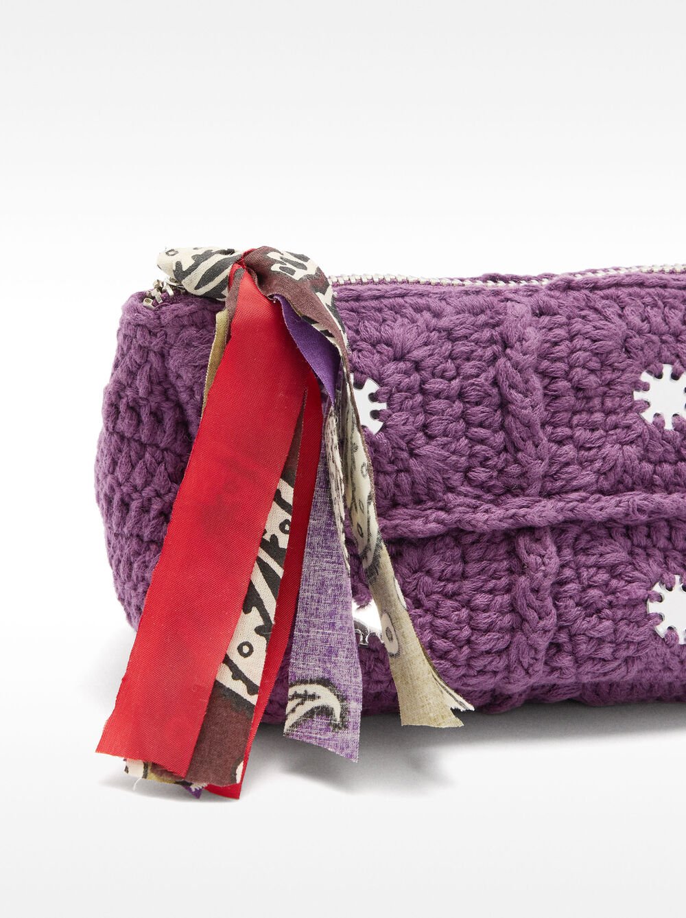 Knit cosmetic bag with mirror details