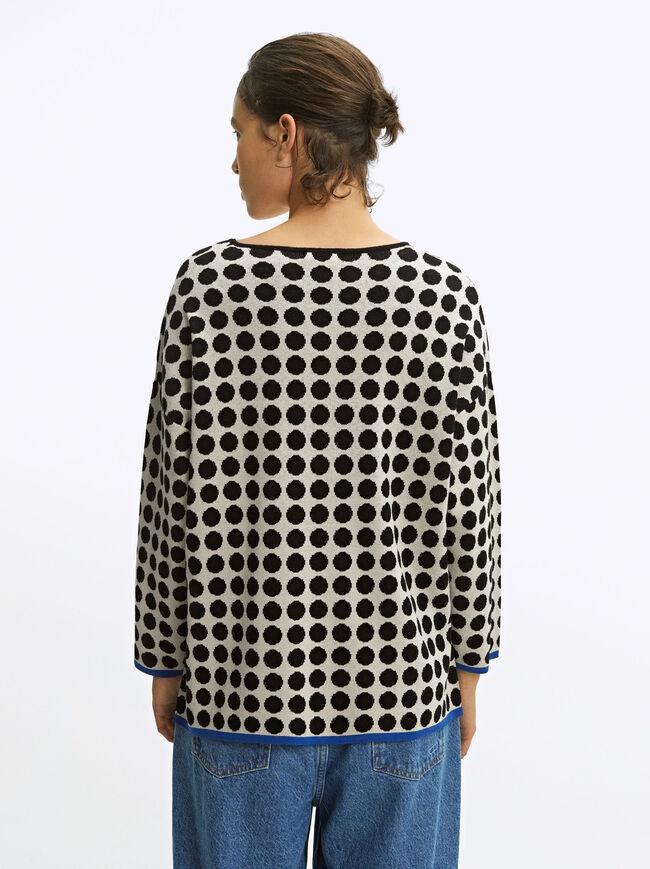 Online Exclusive - Jacquard V-Neck Sweater image number 3.0