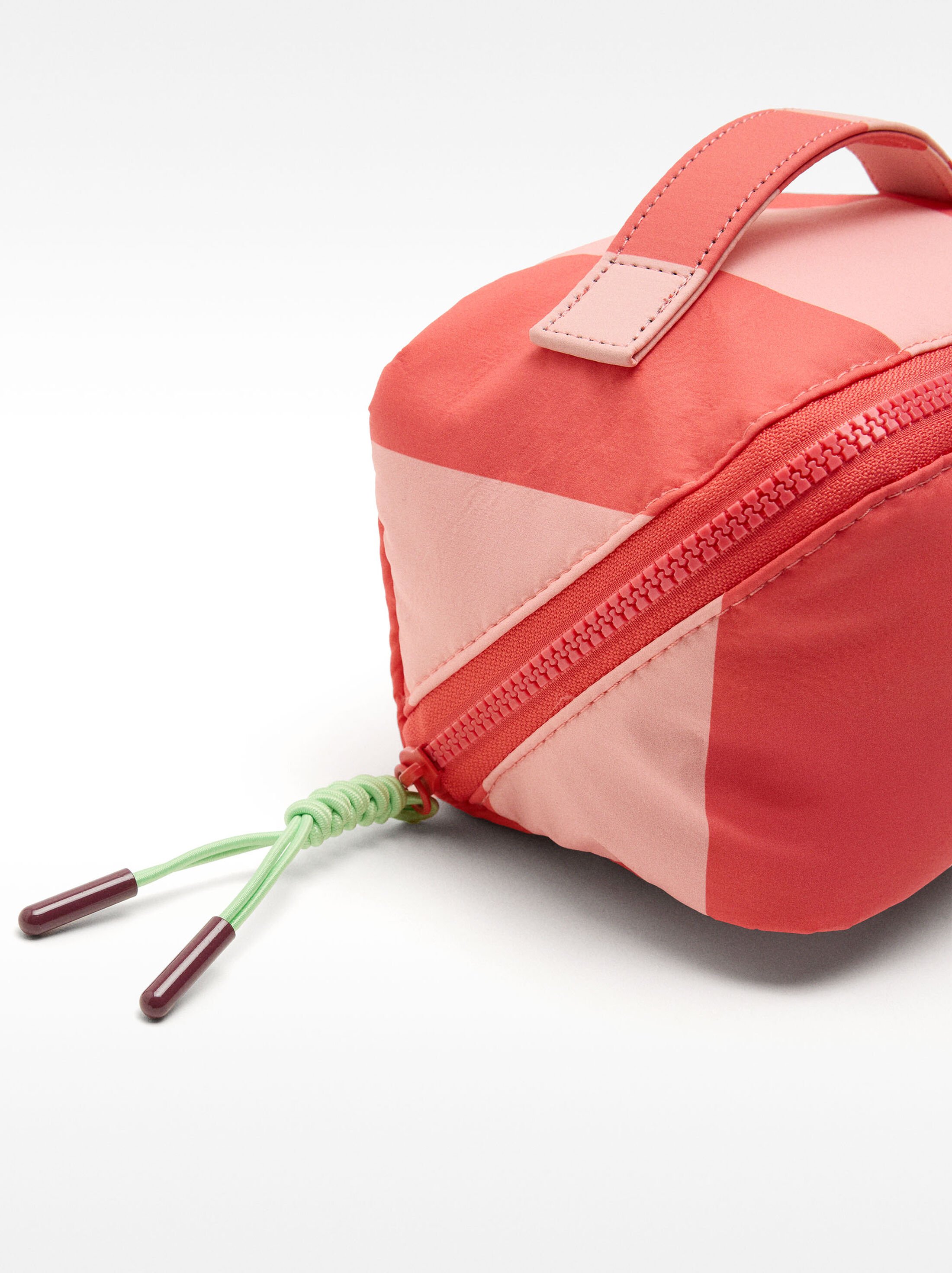 Printed nylon toiletry bag image number 2.0