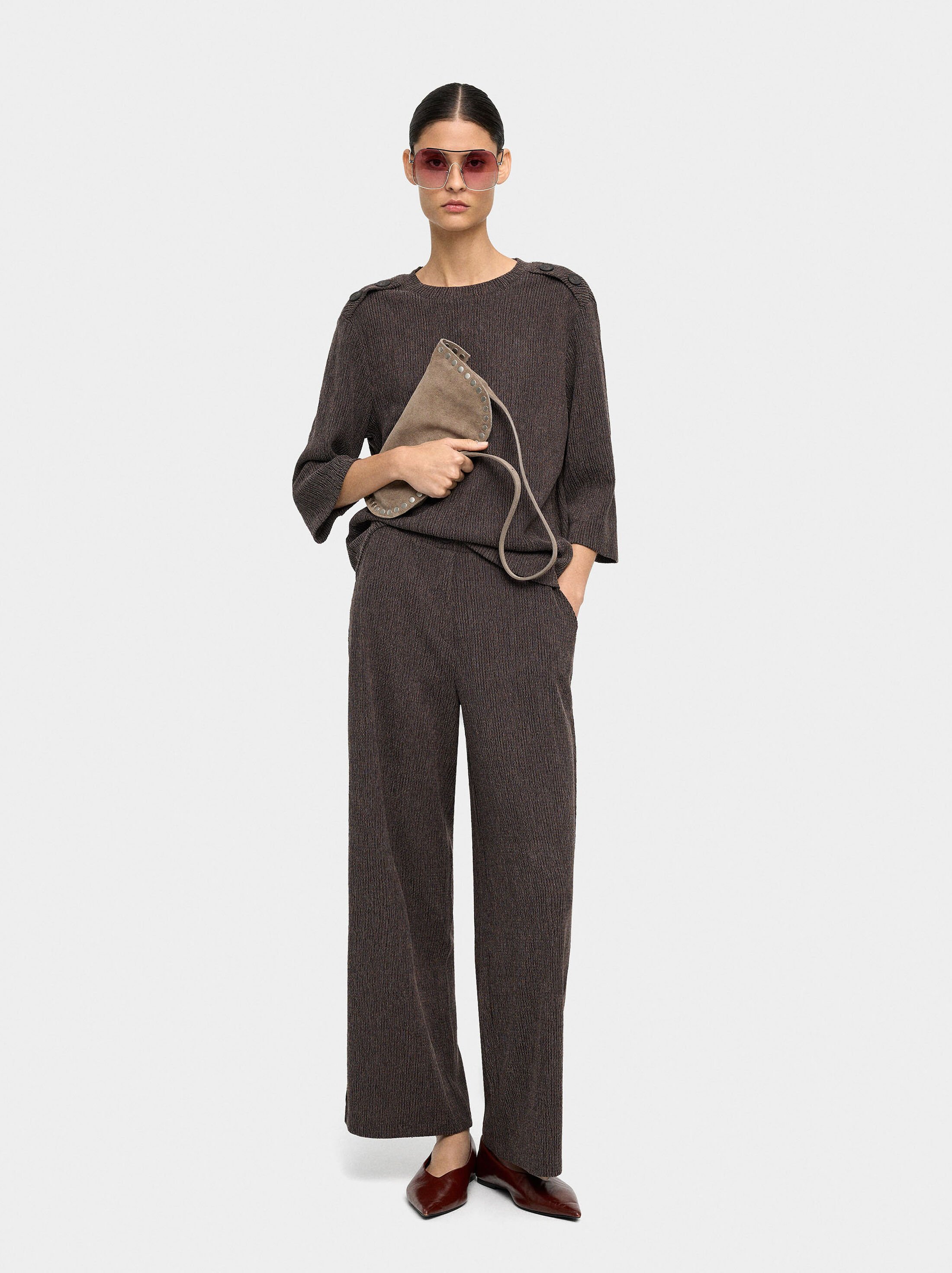 Pantalons amb butxaques i textura image number 0.0