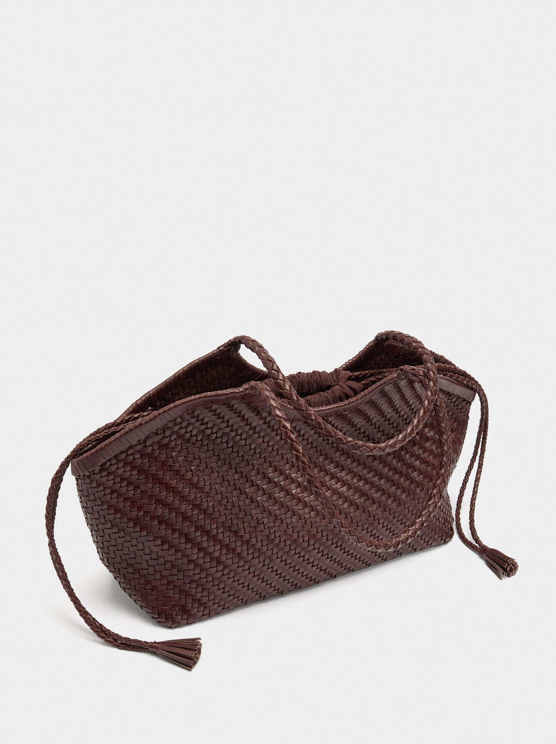 Geflochtene Shopper-Tasche aus Leder image number 4.0