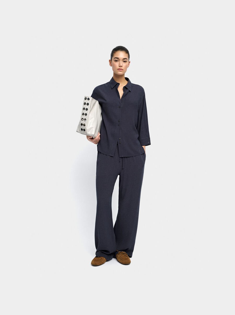Trousers of lyocell with elastic waist