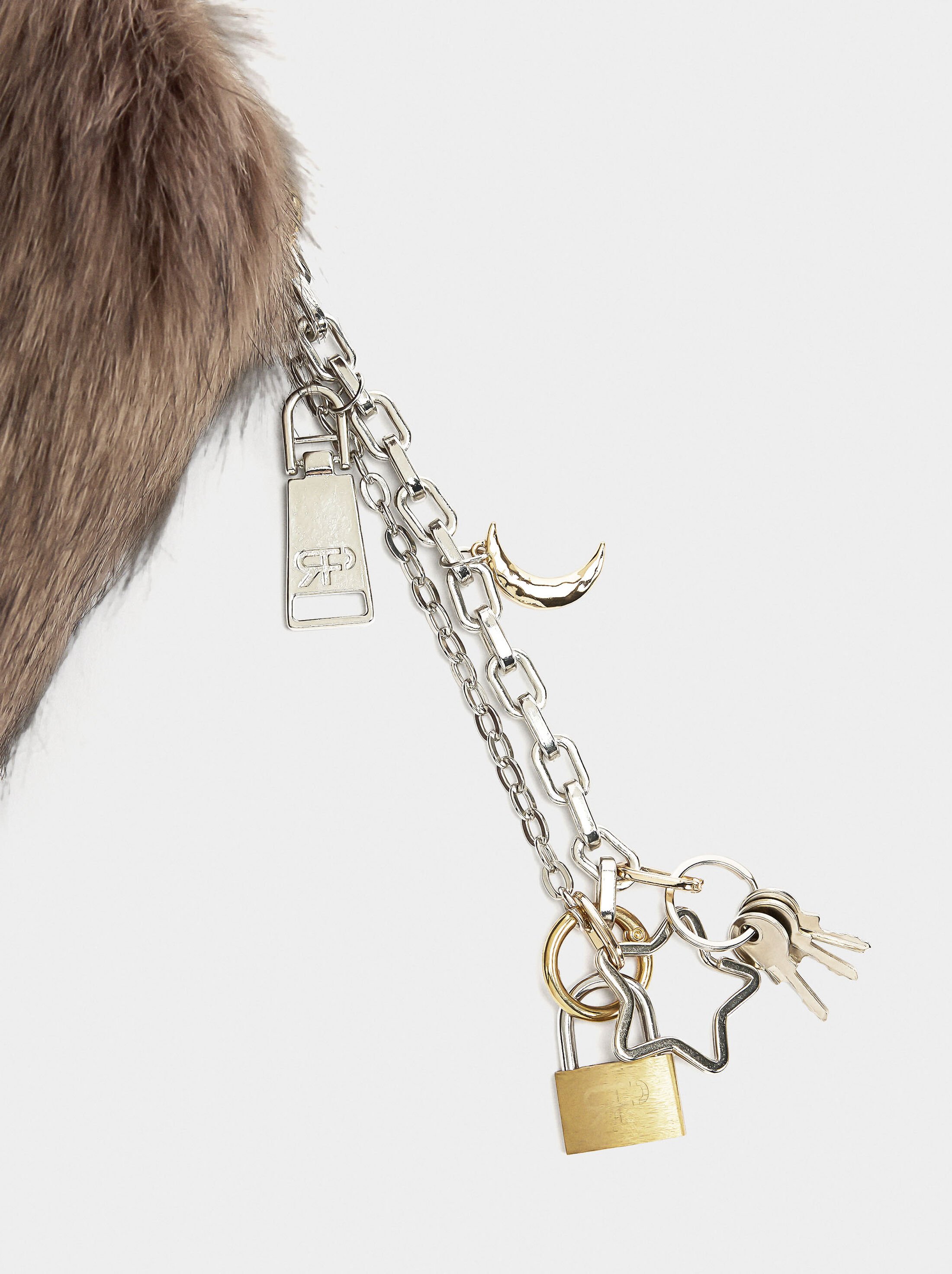 Charm de efecto pelo image number 1.0