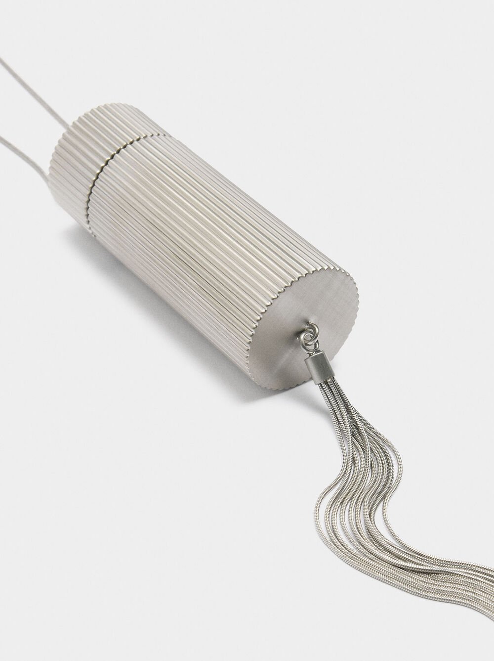 Cylindrical metal clutch