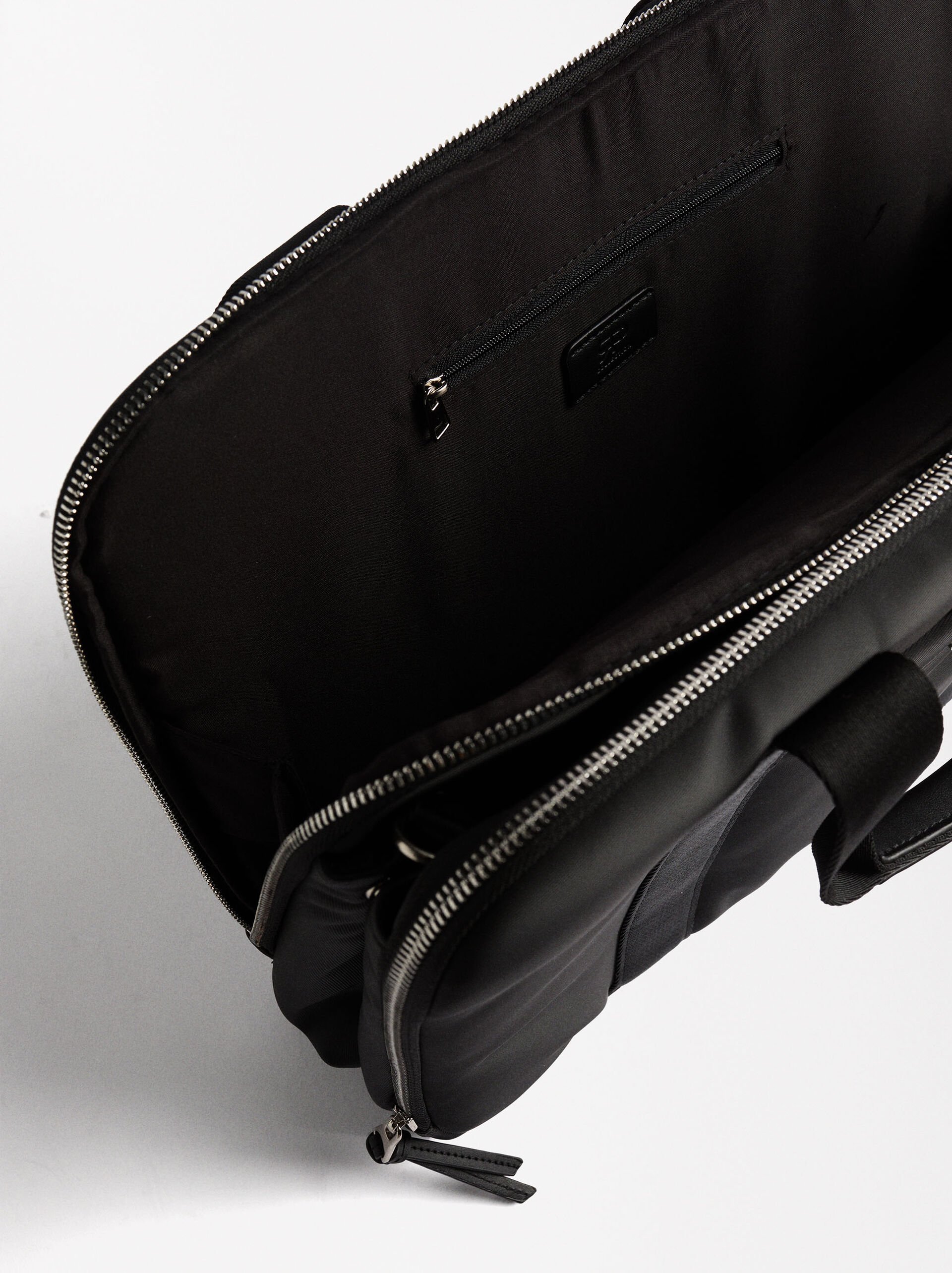 Nylon-effect bag for 13" laptop image number 4.0