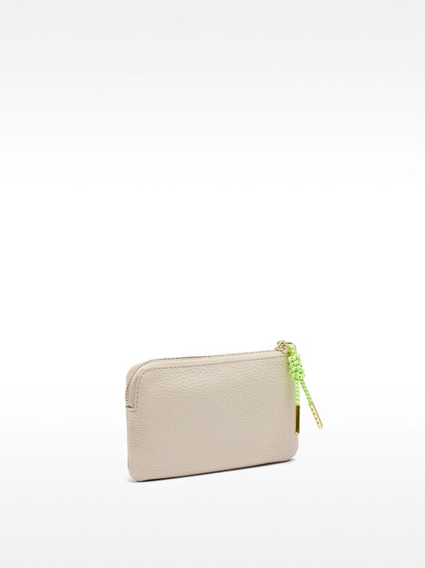 Coin purse with texture