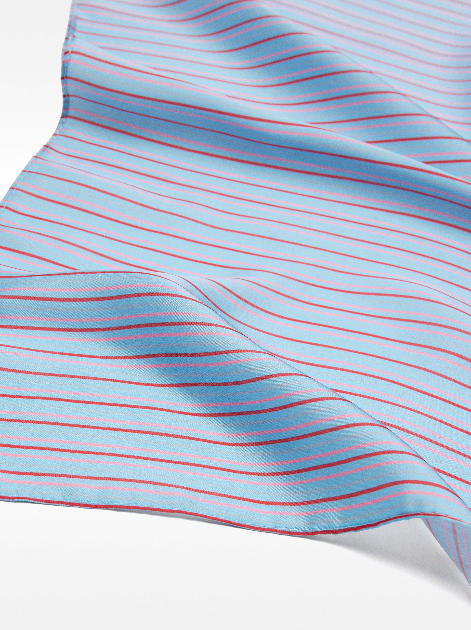 Foulard multifonctionnel en rayures image number 1.0