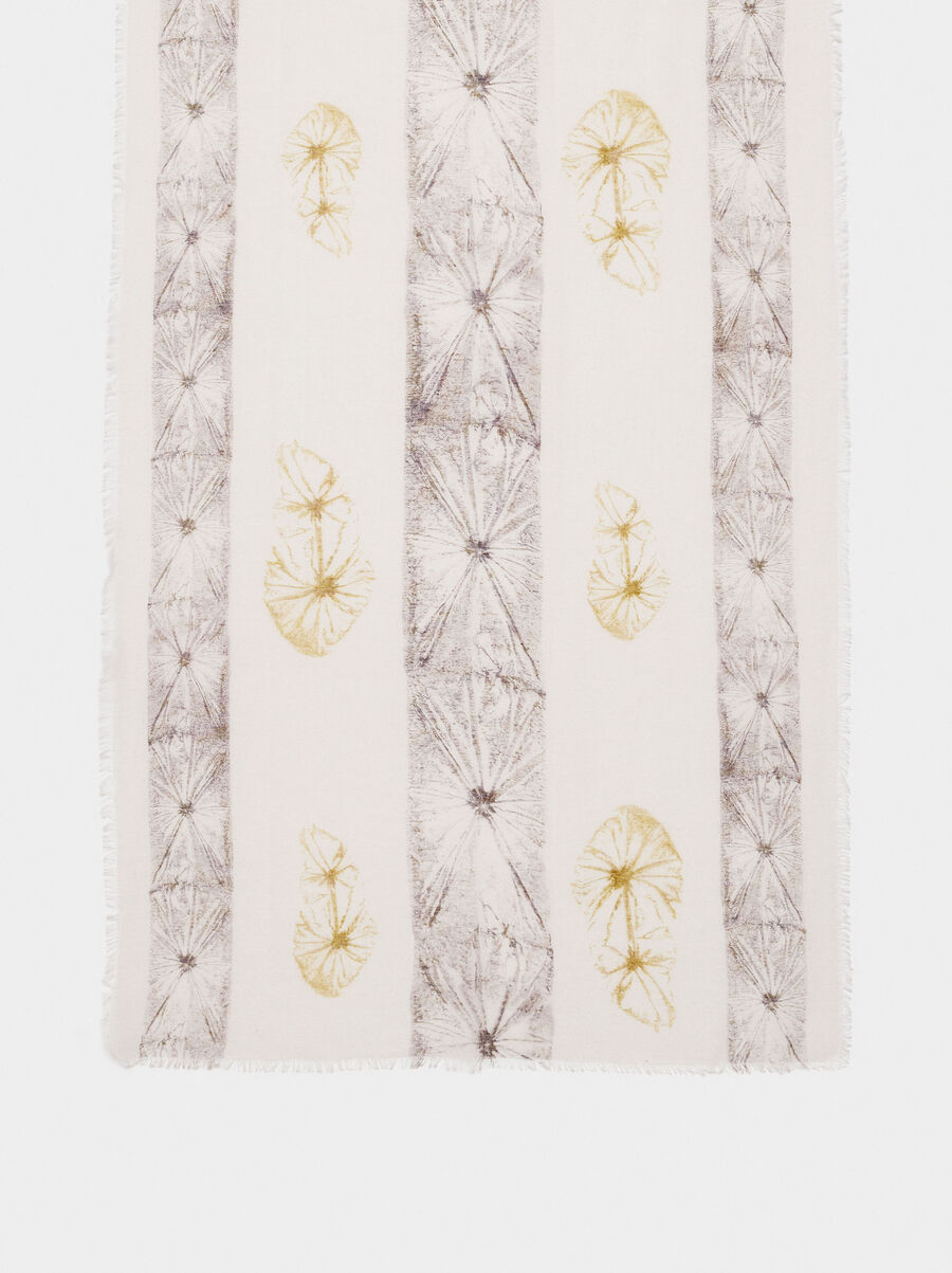 Printed scarf with a linen and cotton blend