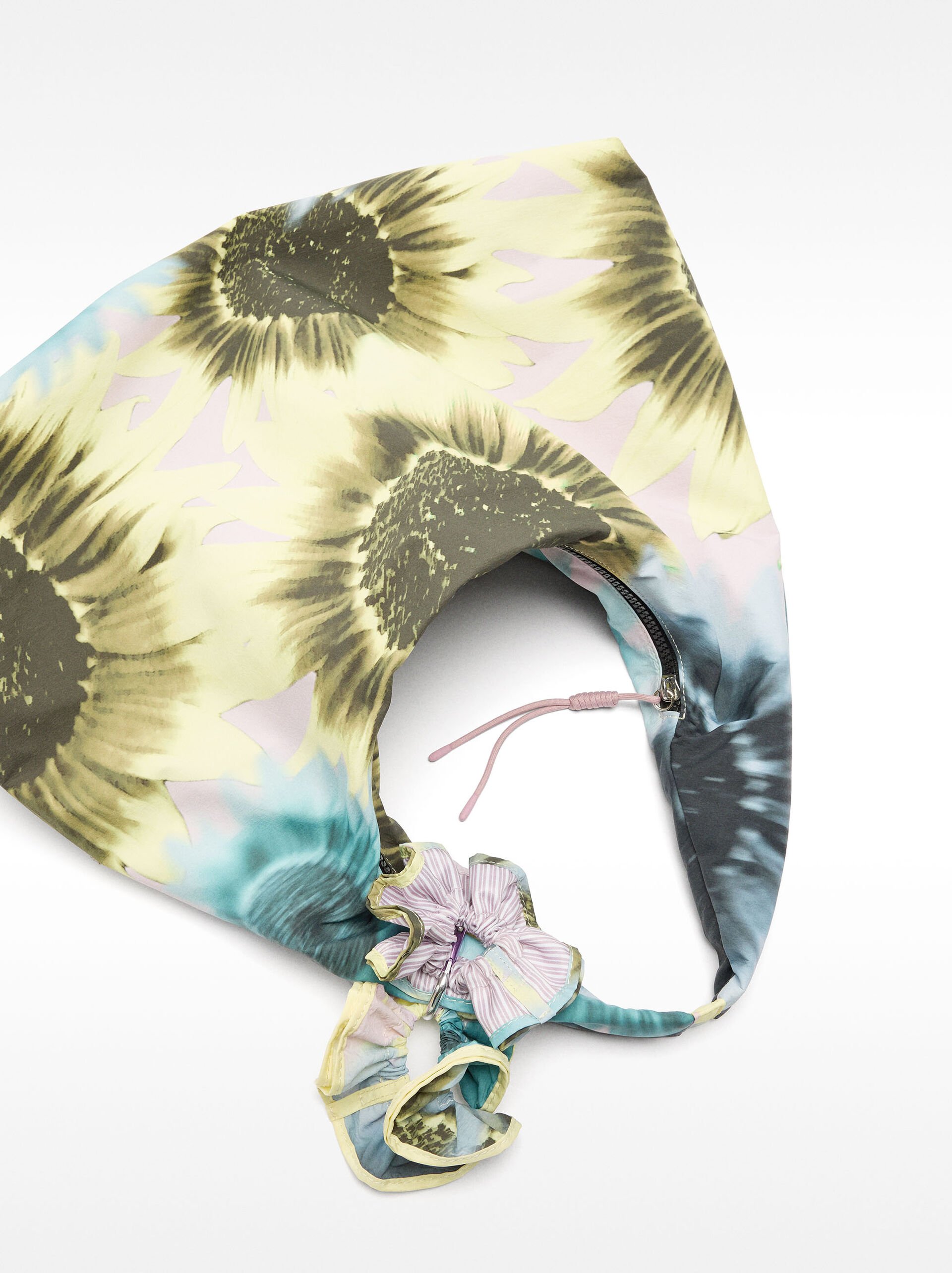 Bolso de hombro nylon con estampado floral image number 2.0