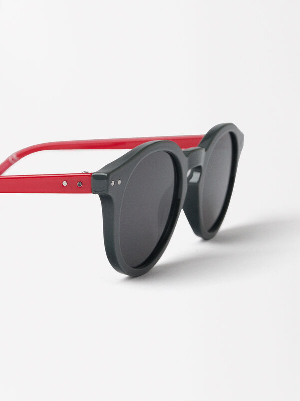 Round sunglasses