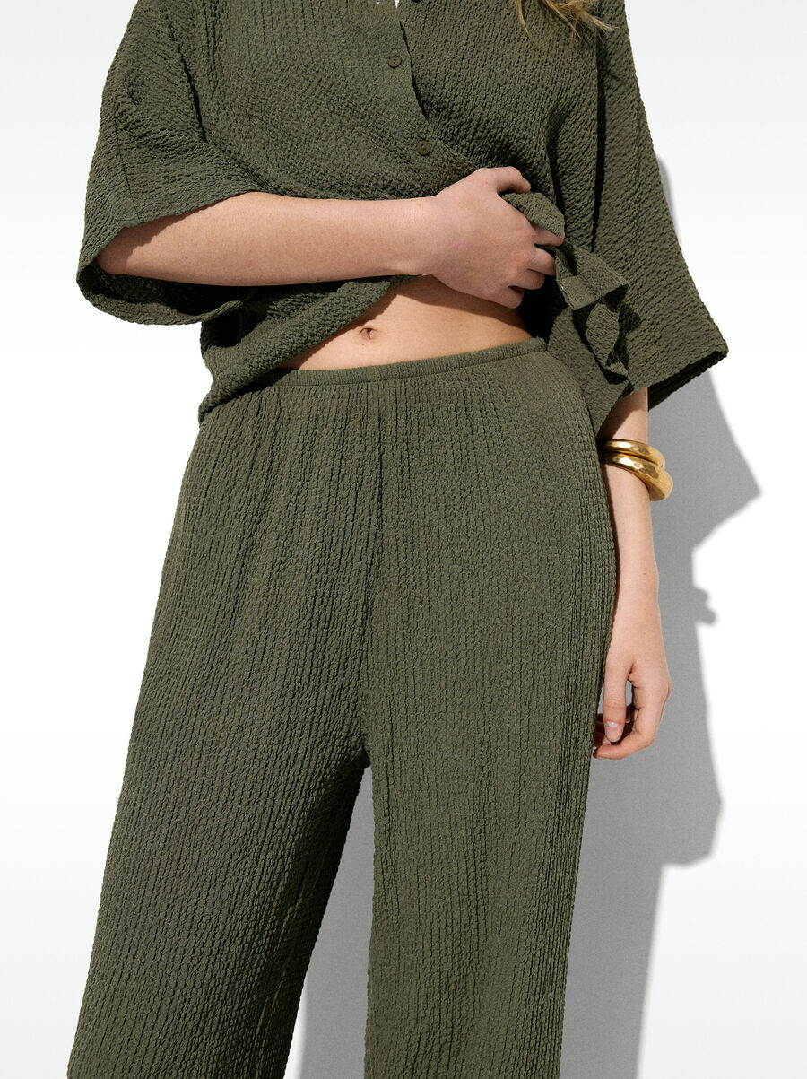 Wrinkled effect flowy pants