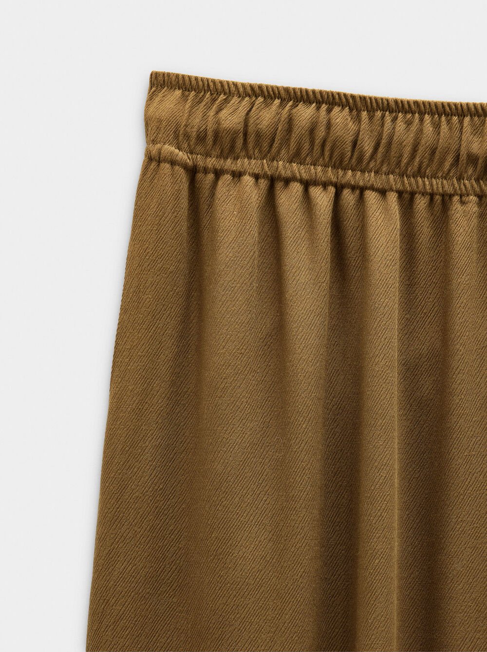 Trousers of lyocell with elastic waist