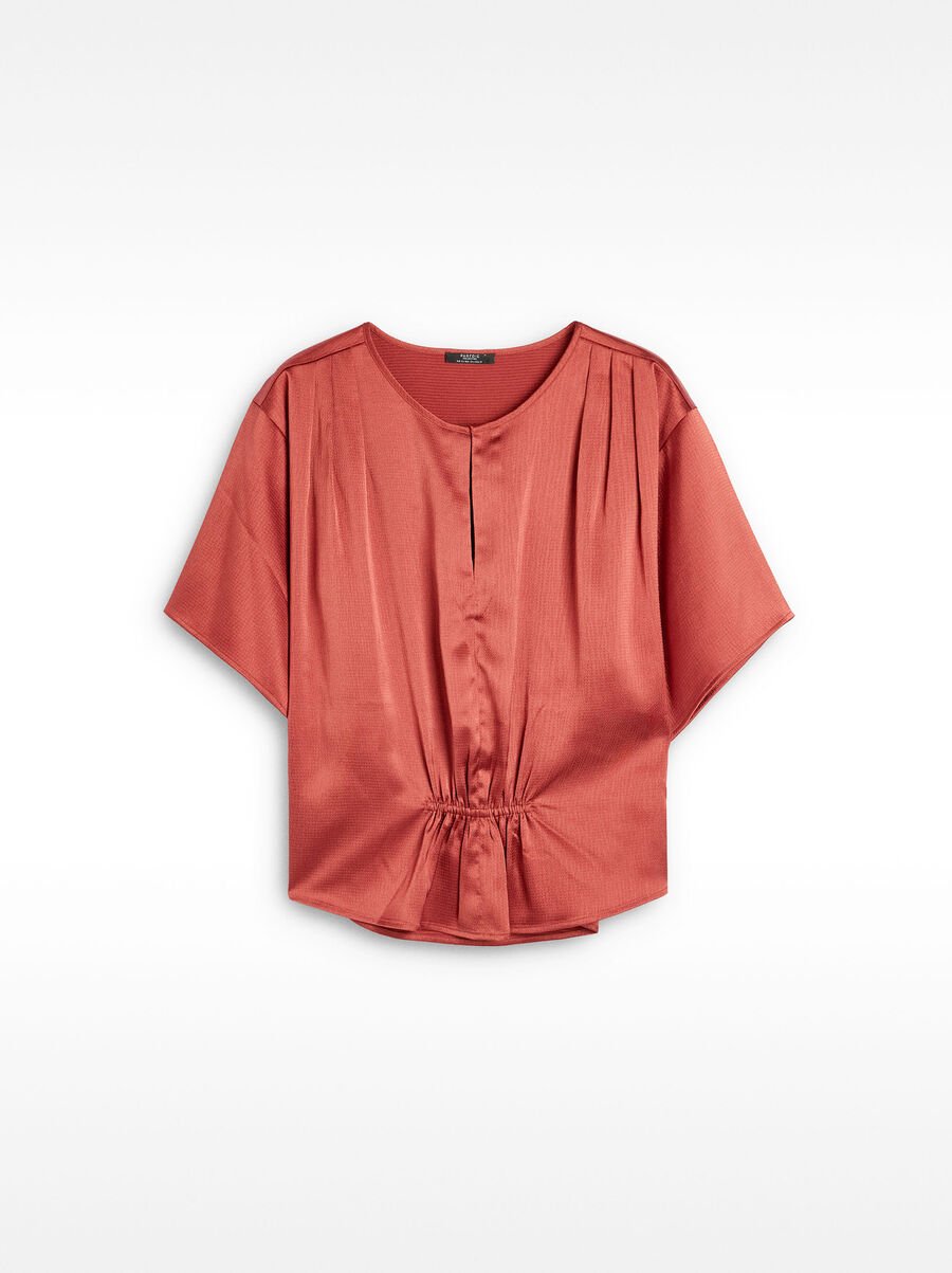 Blusa de acetinado con fruncido