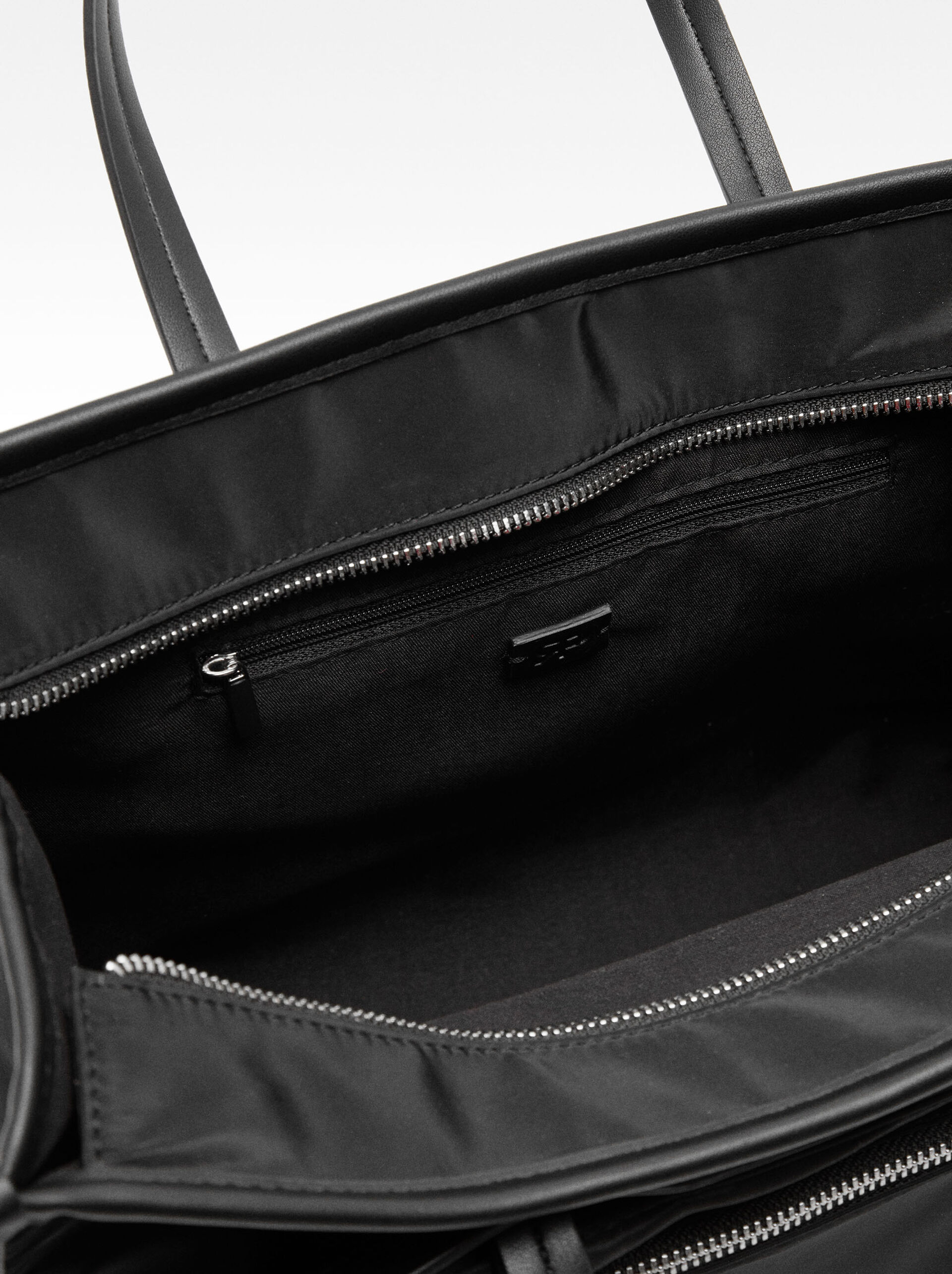 Nylon shopper bag with pendant image number 4.0