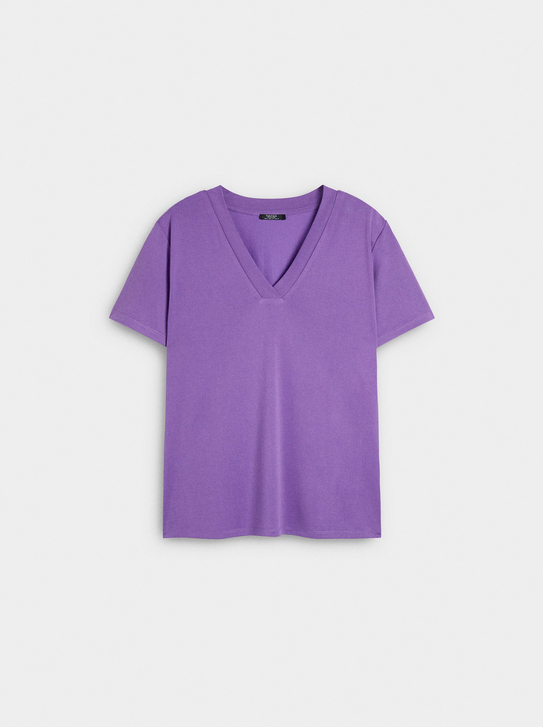 V-neck basic T-shirt image number 4.0