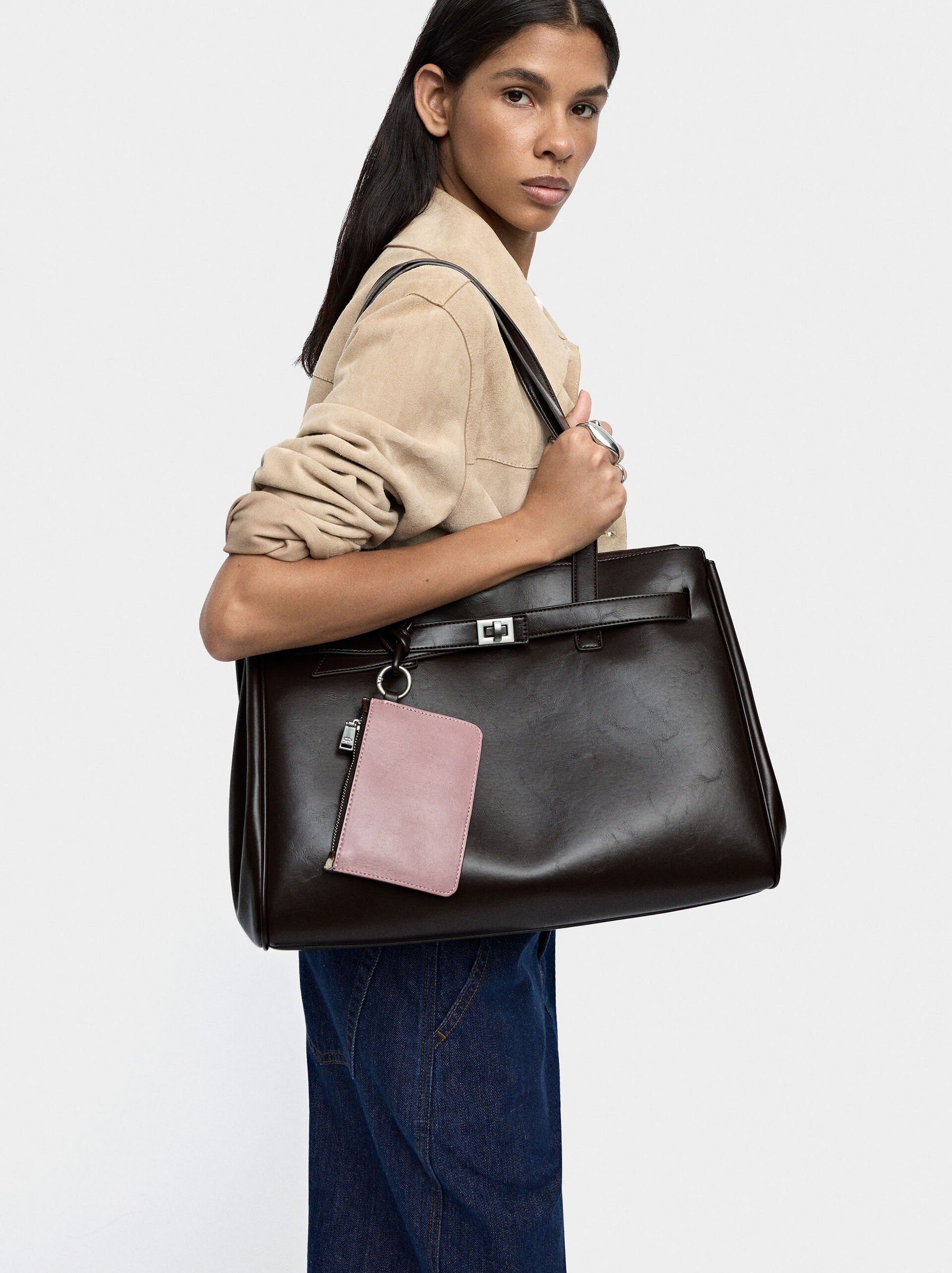 Laptop bag with pendant image number 1.0