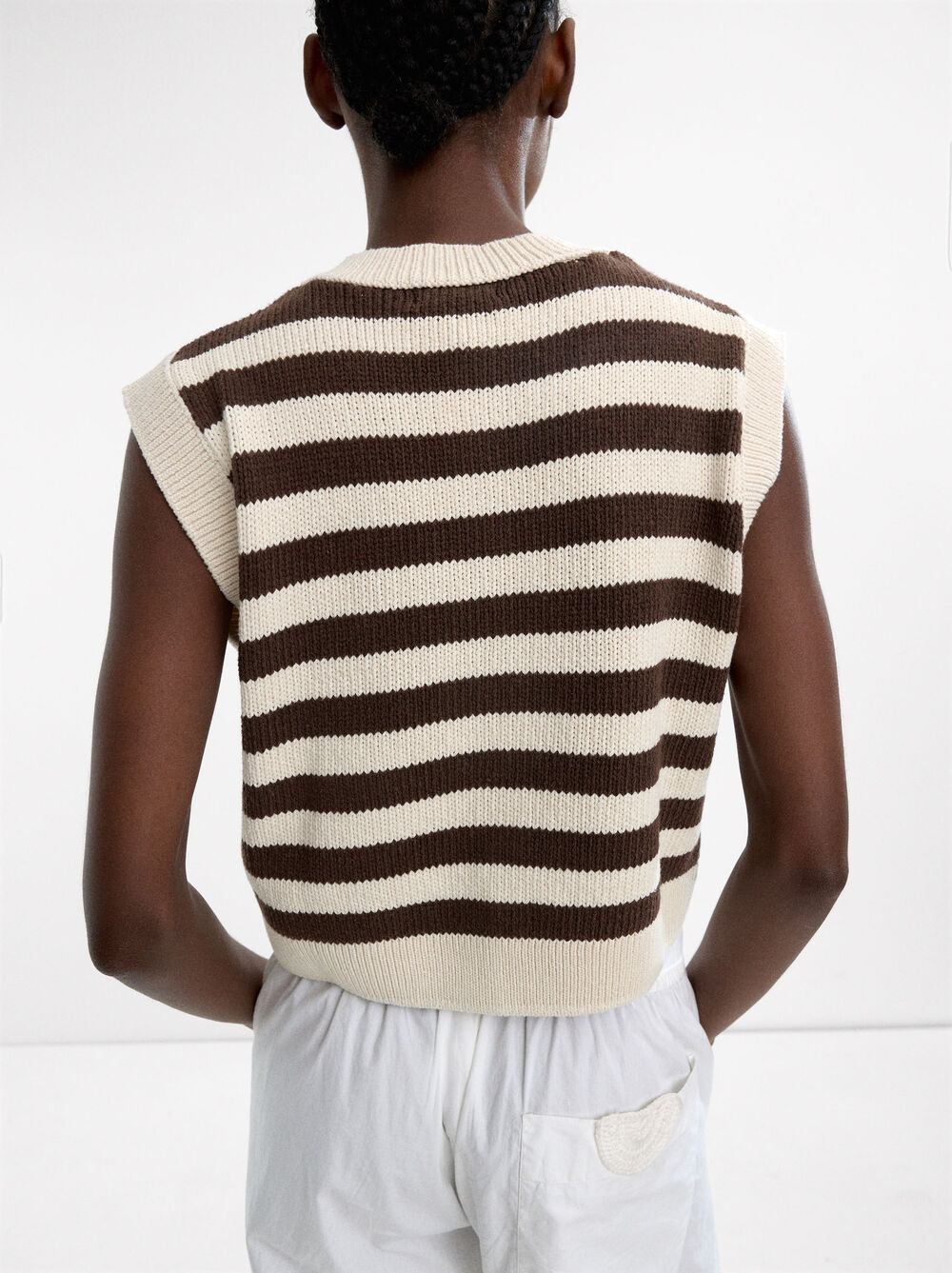 Knit vest with stripes