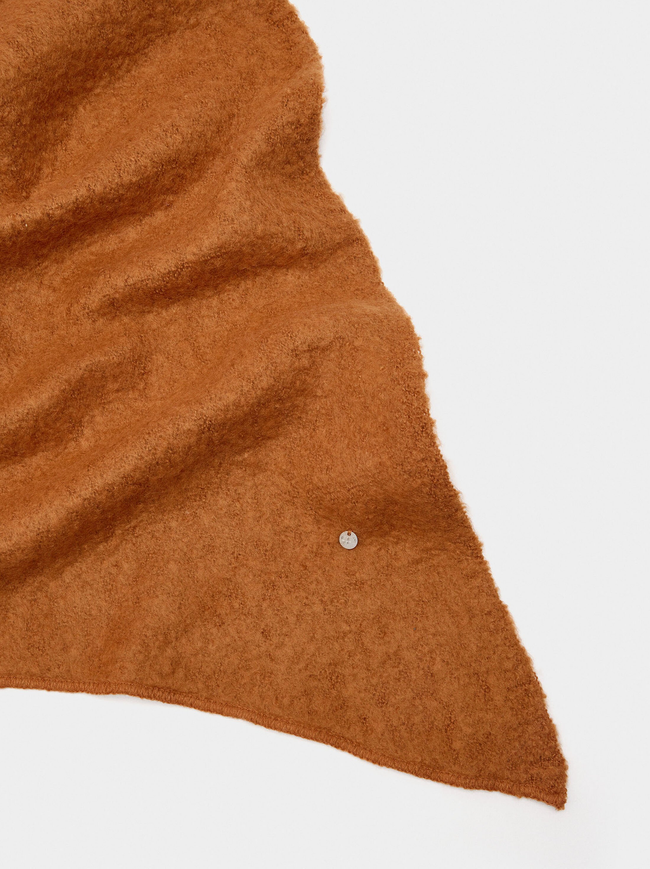 Plain scarf image number 1.0