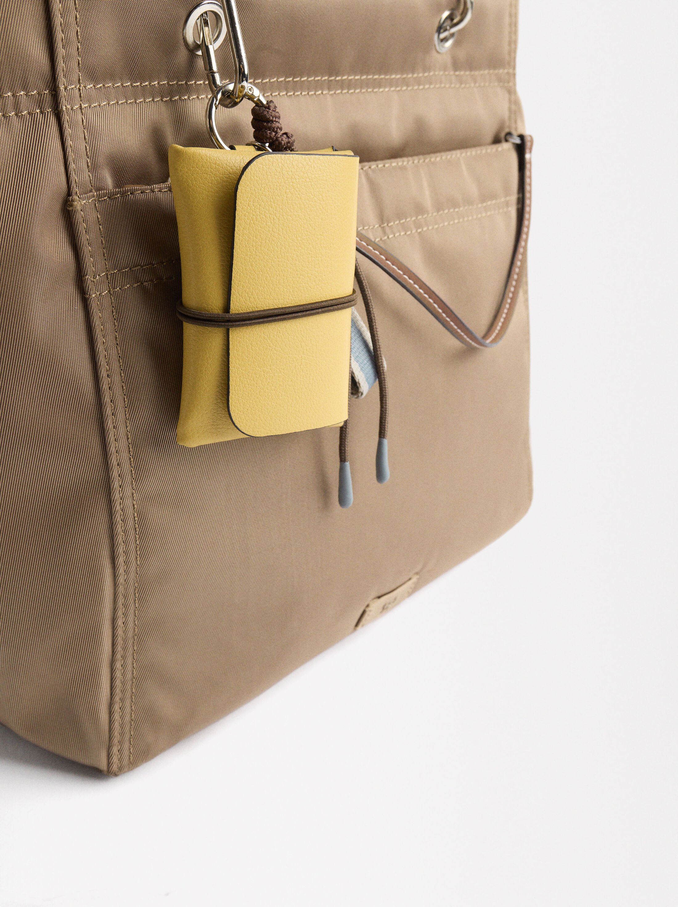 Bolso shopper de nylon  image number 1.0