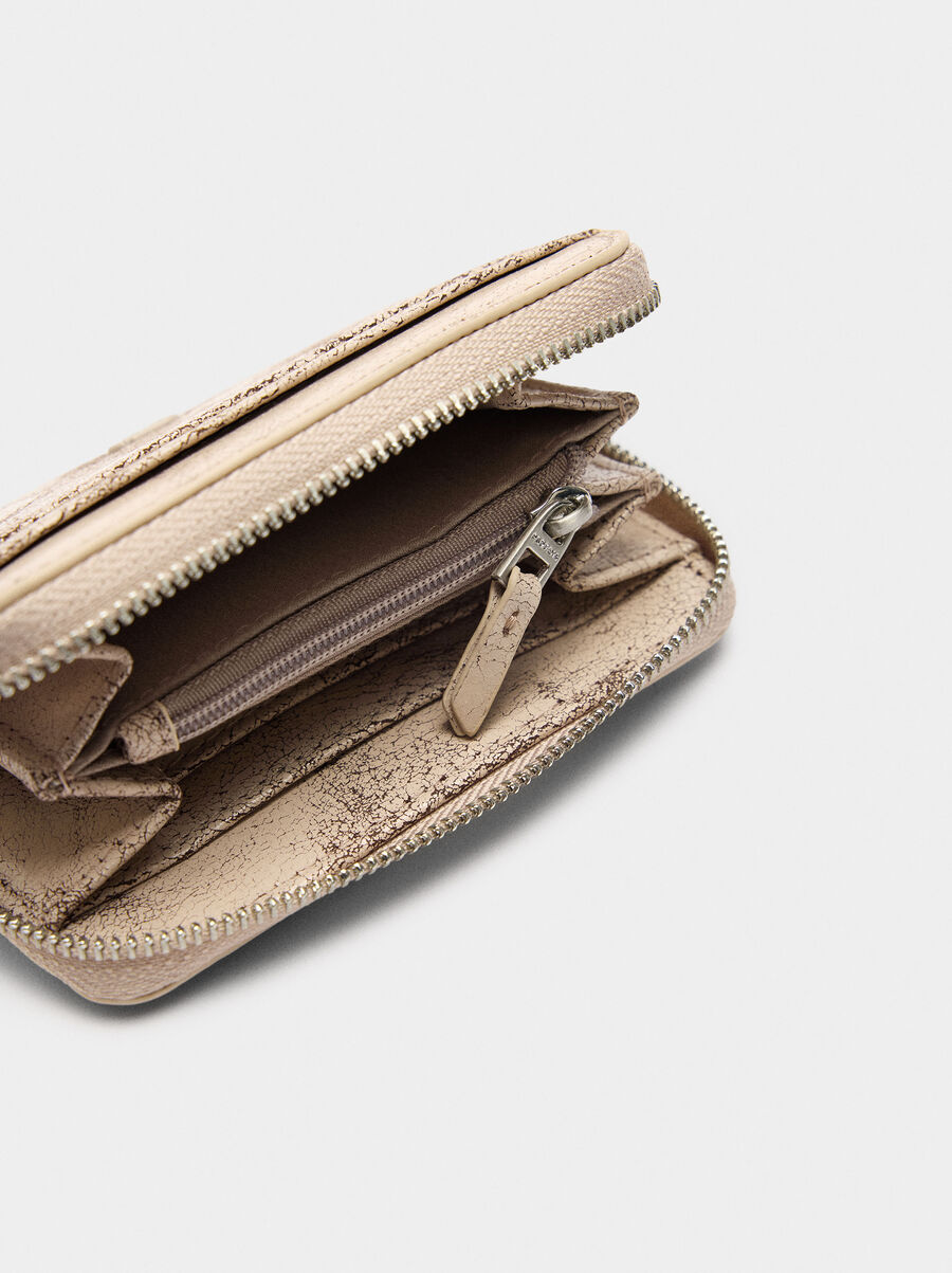 Basic wallet with aged effect