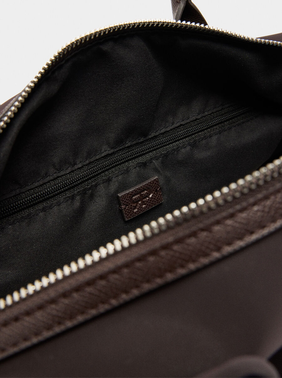 Bolso shopper de textura suave con colgante