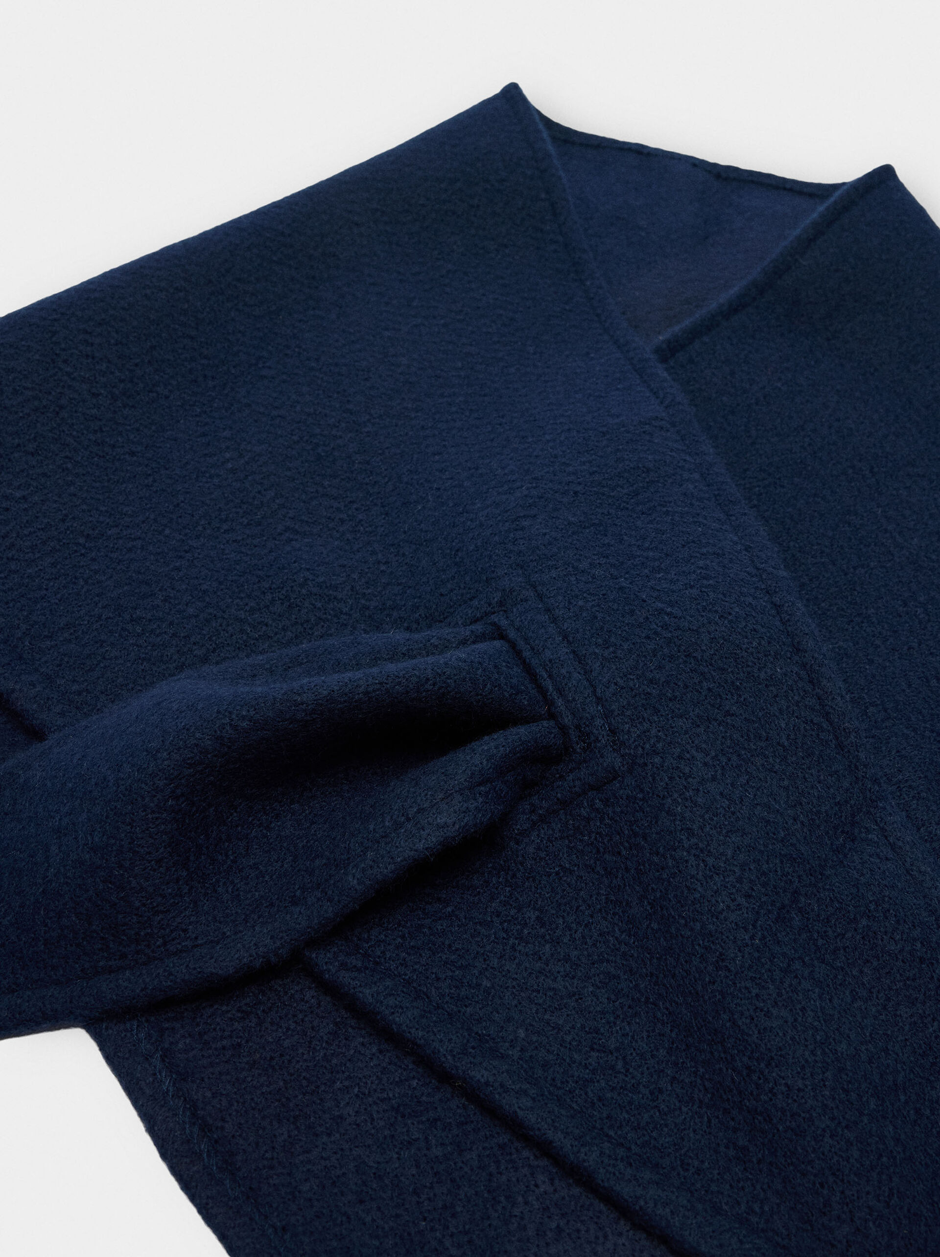 Schal mit Überwurf image number 2.0