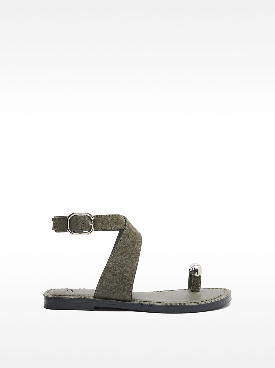 Sandalias de piel con detalle metálico
