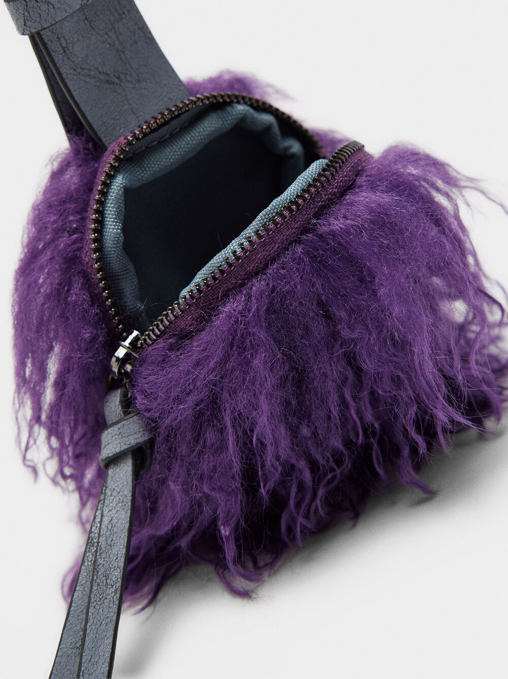 Fur-effect keychain coin purse charm
