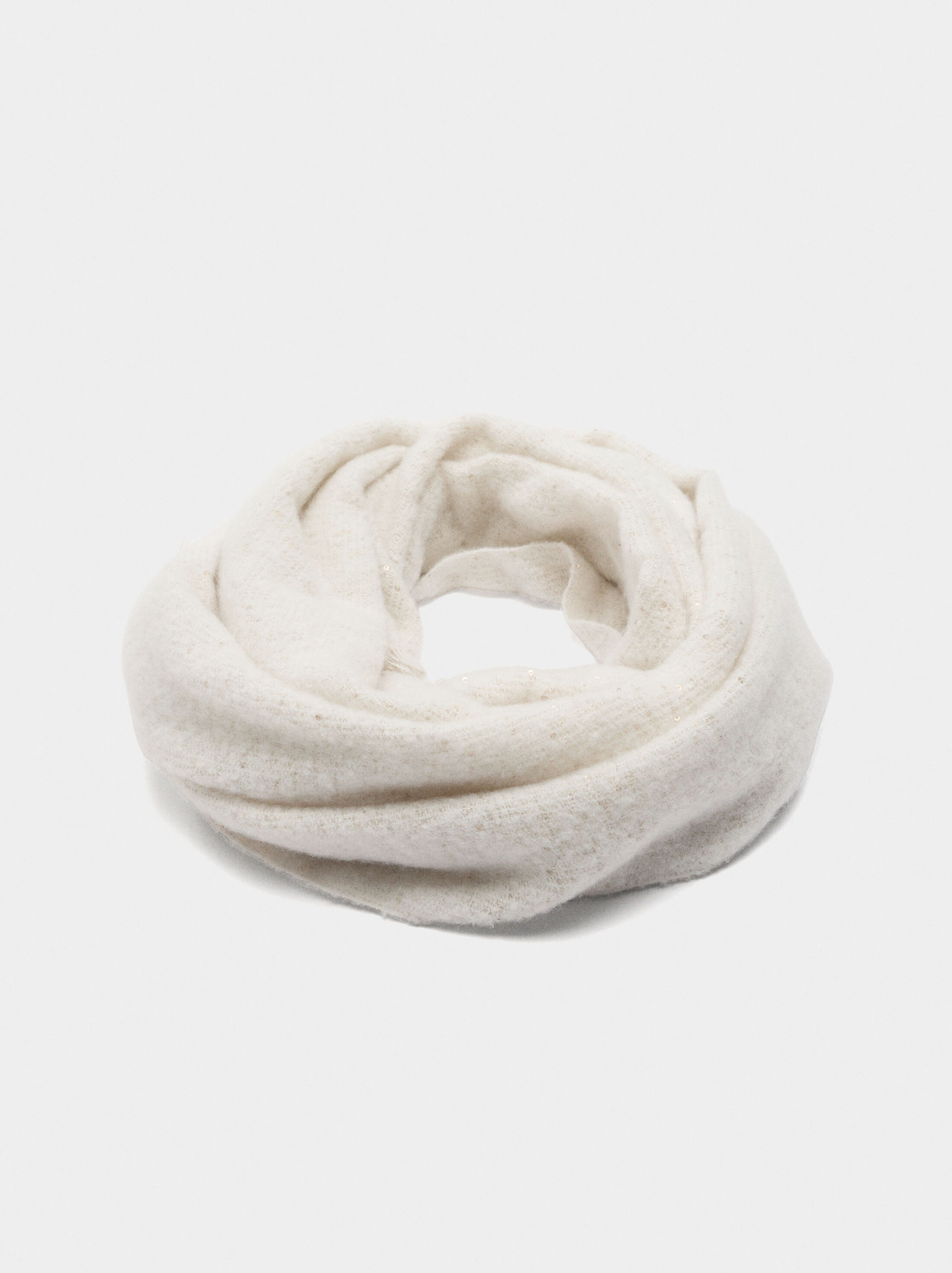 Bufanda amb lluentons i serrells image number 2.0