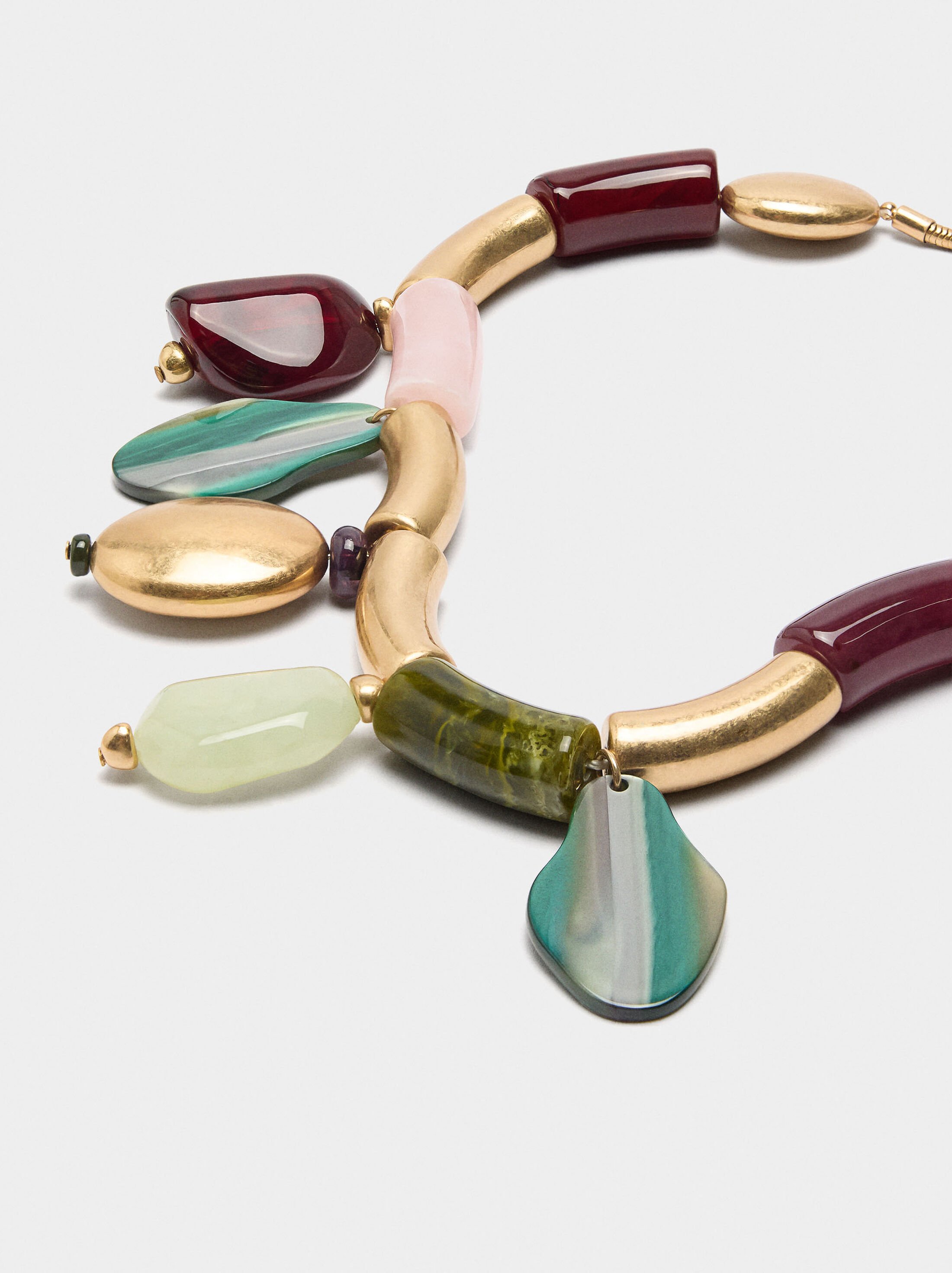Short necklace with stone effect pendants image number 2.0