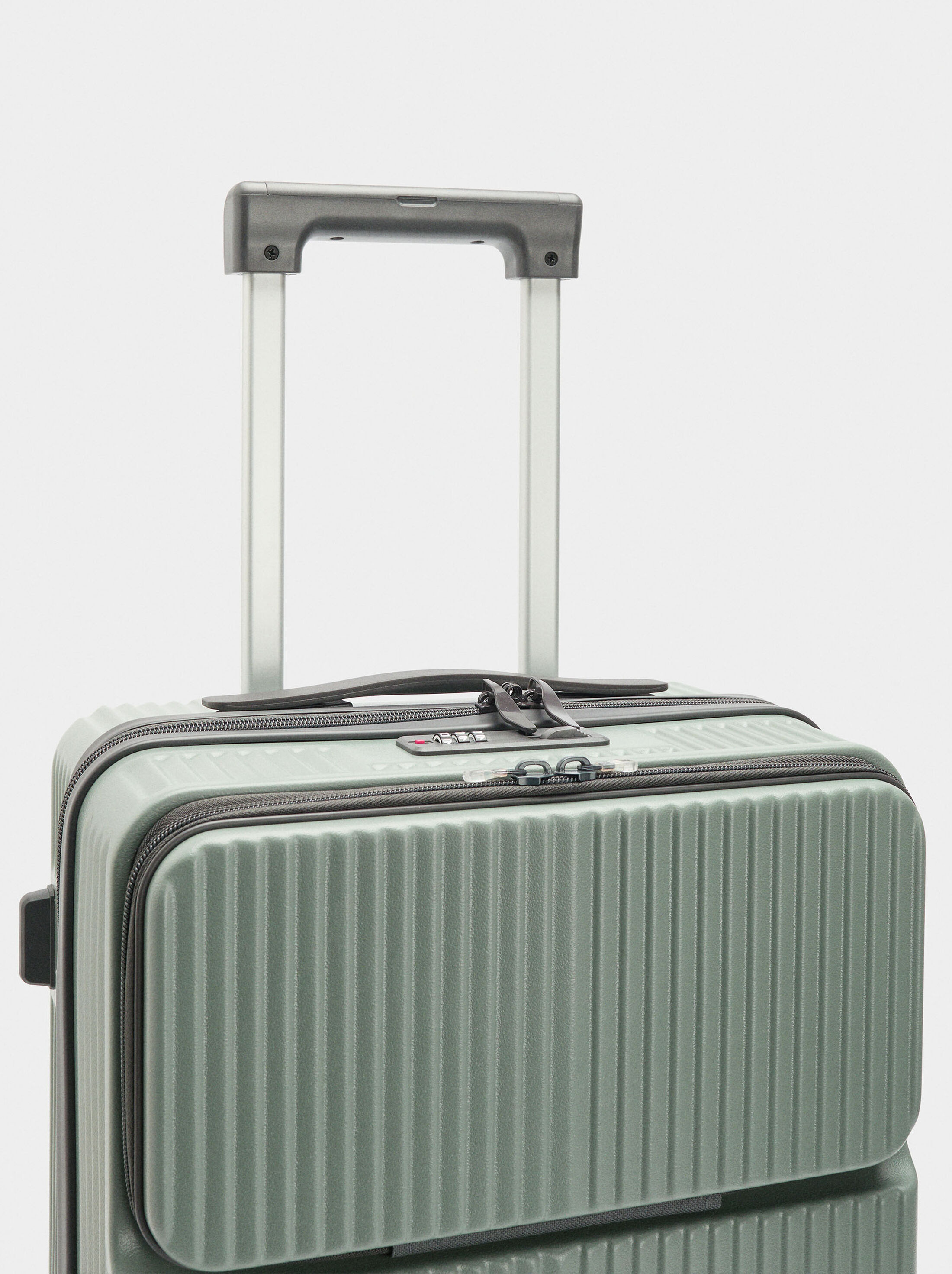 Maleta de viatge amb textura image number 3.0