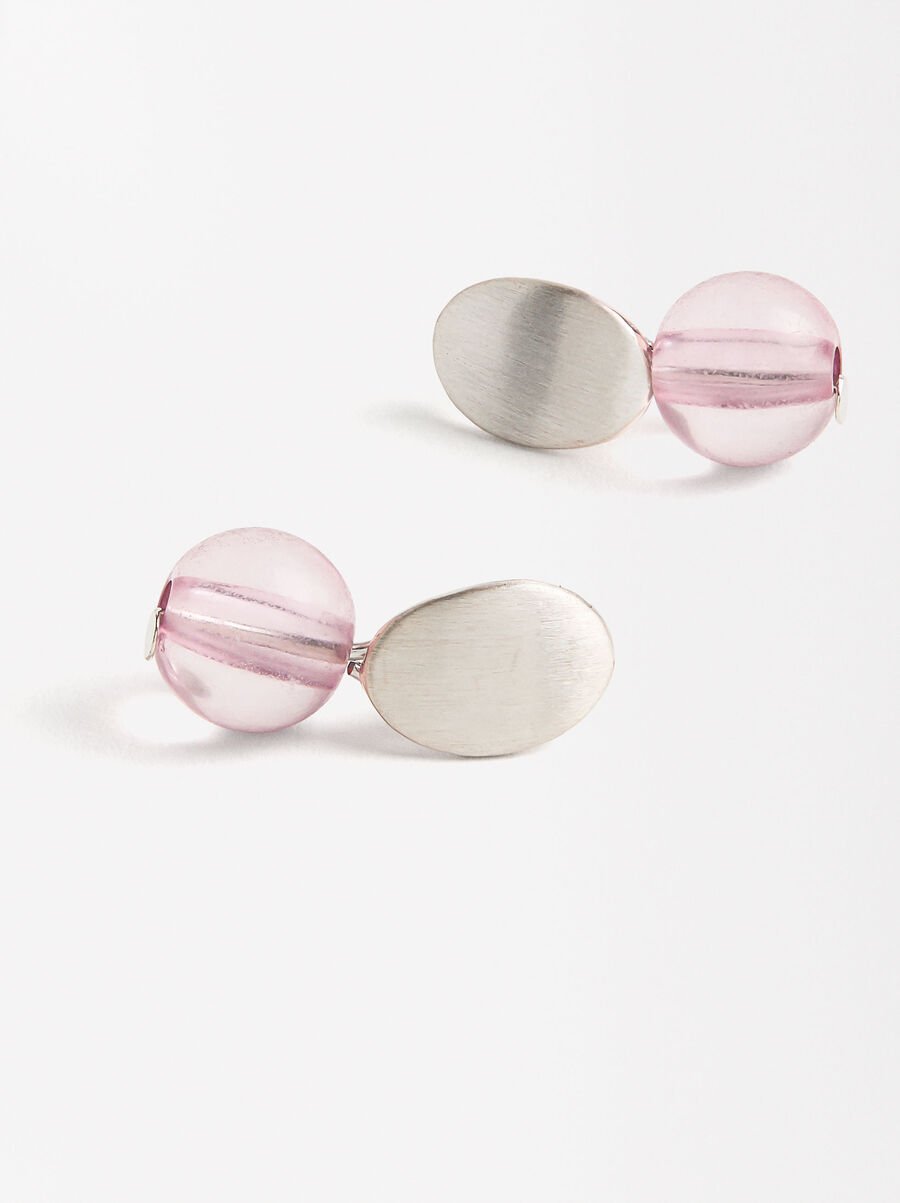Short earrings with resin