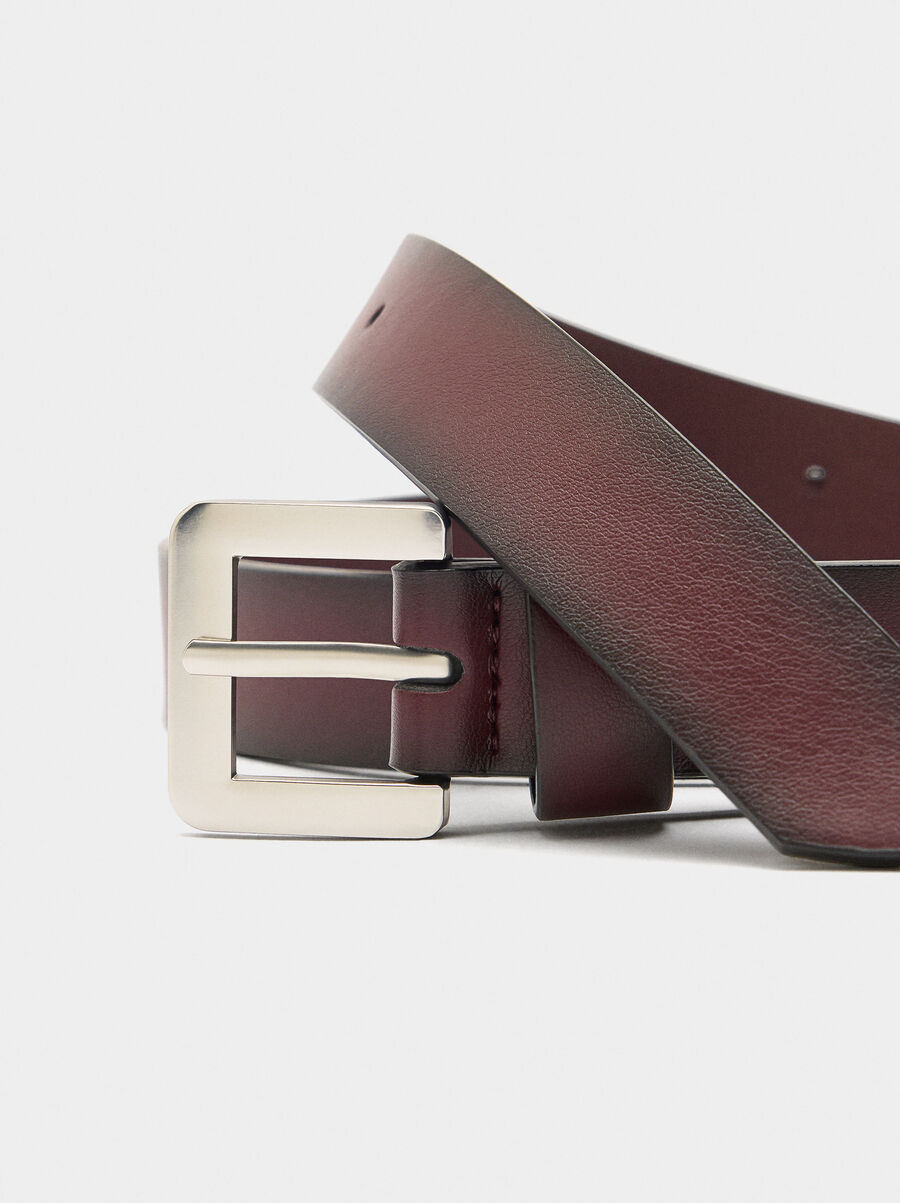 Belt with ombré effect
