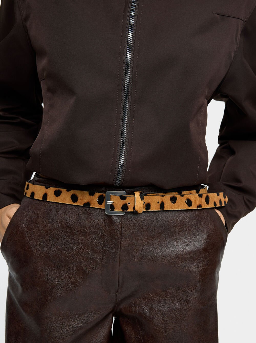 Gürtel aus bedrucktem Leder mit Animalmuster