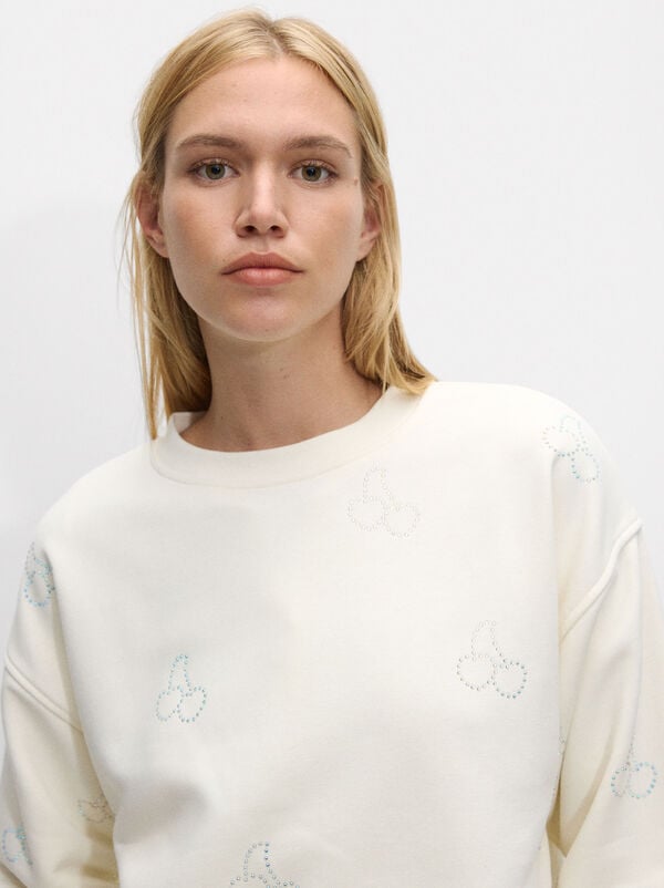 Sweatshirt with rhinestone details