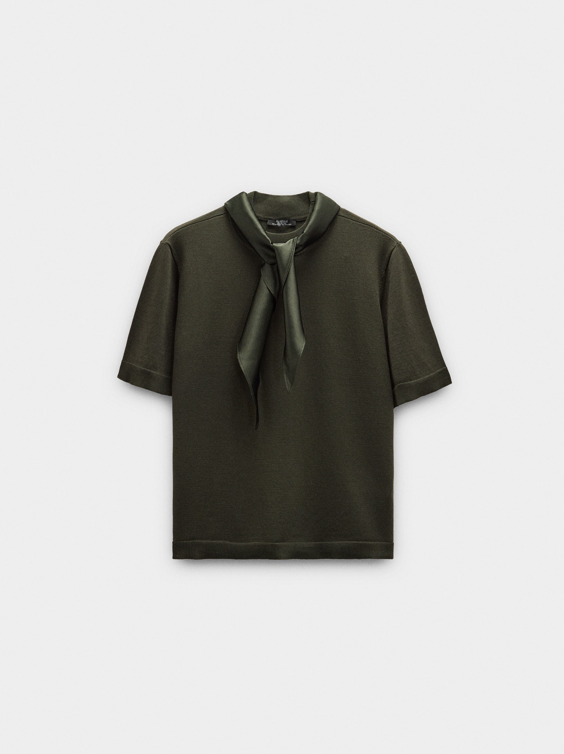 Knitted sweater with scarf Khaki | Parfois