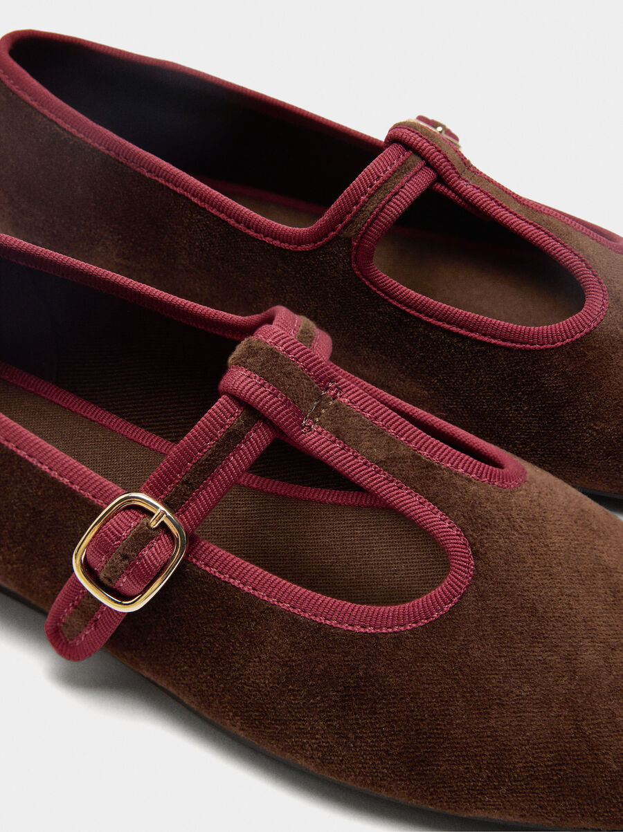 T-bar ballet flats with soft texture