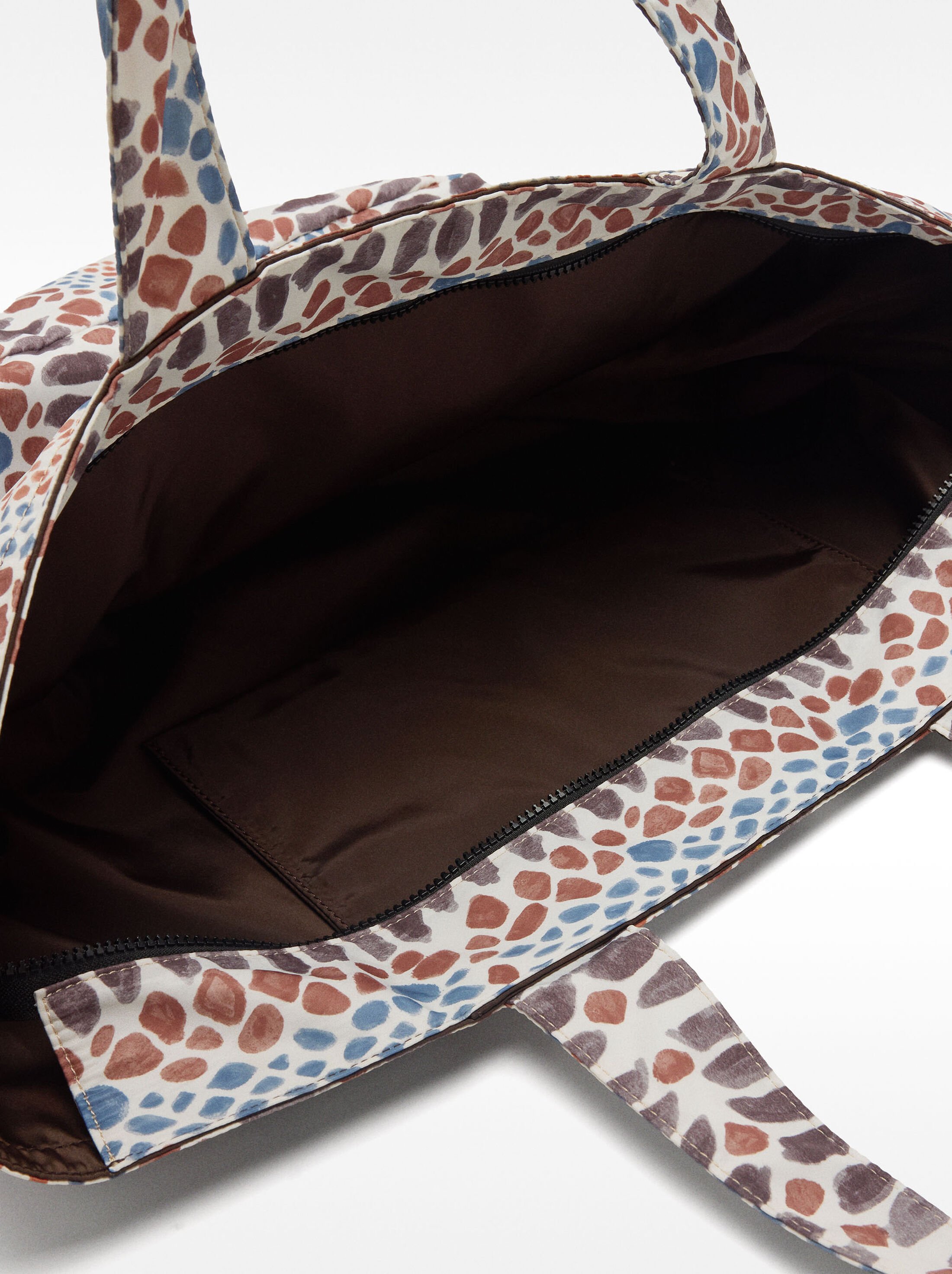 Nylon shopper bag with print image number 4.0