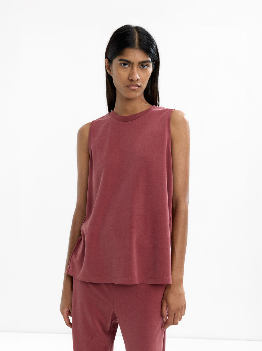 Plain top with pleat