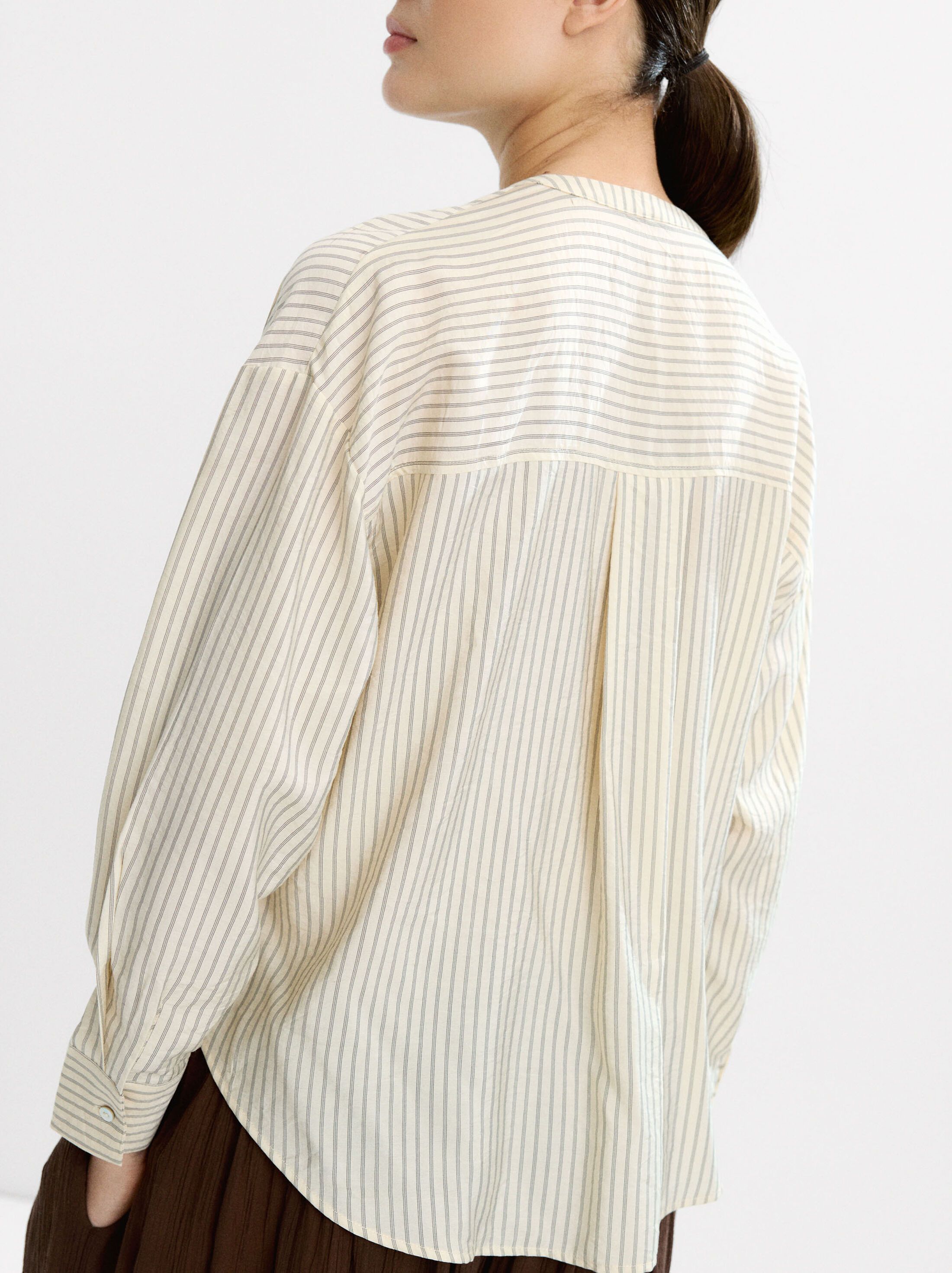 Striped shirt with mandarin collar image number 3.0