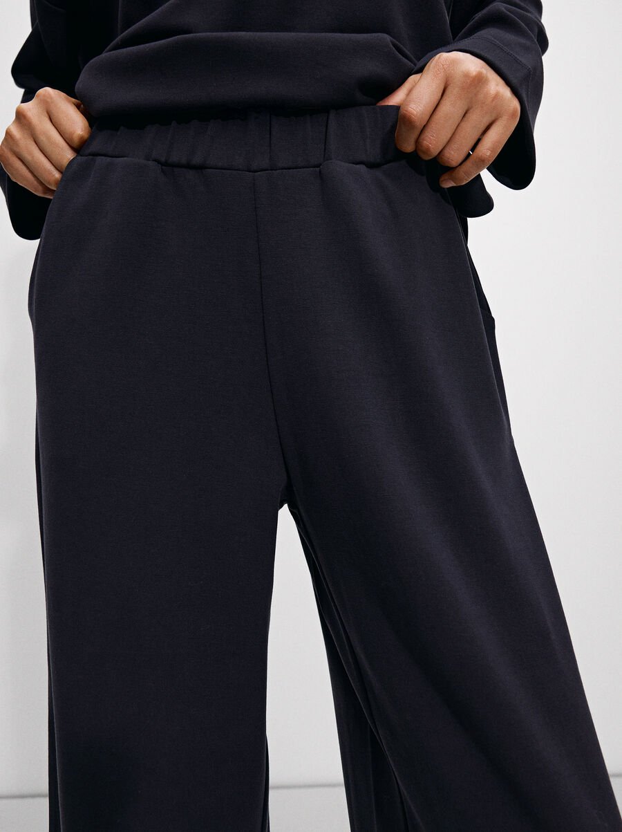 Pants with elastic waistband