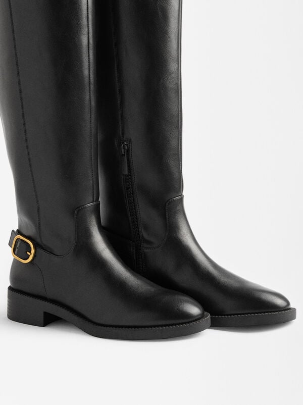 High boots with buckle