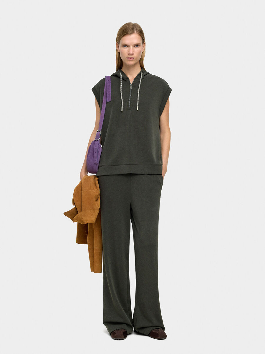 Sleeveless sweatshirt soft touch