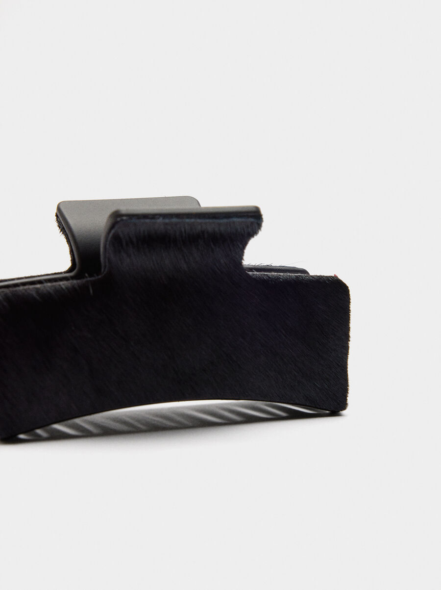 Pinza de pelo con piel