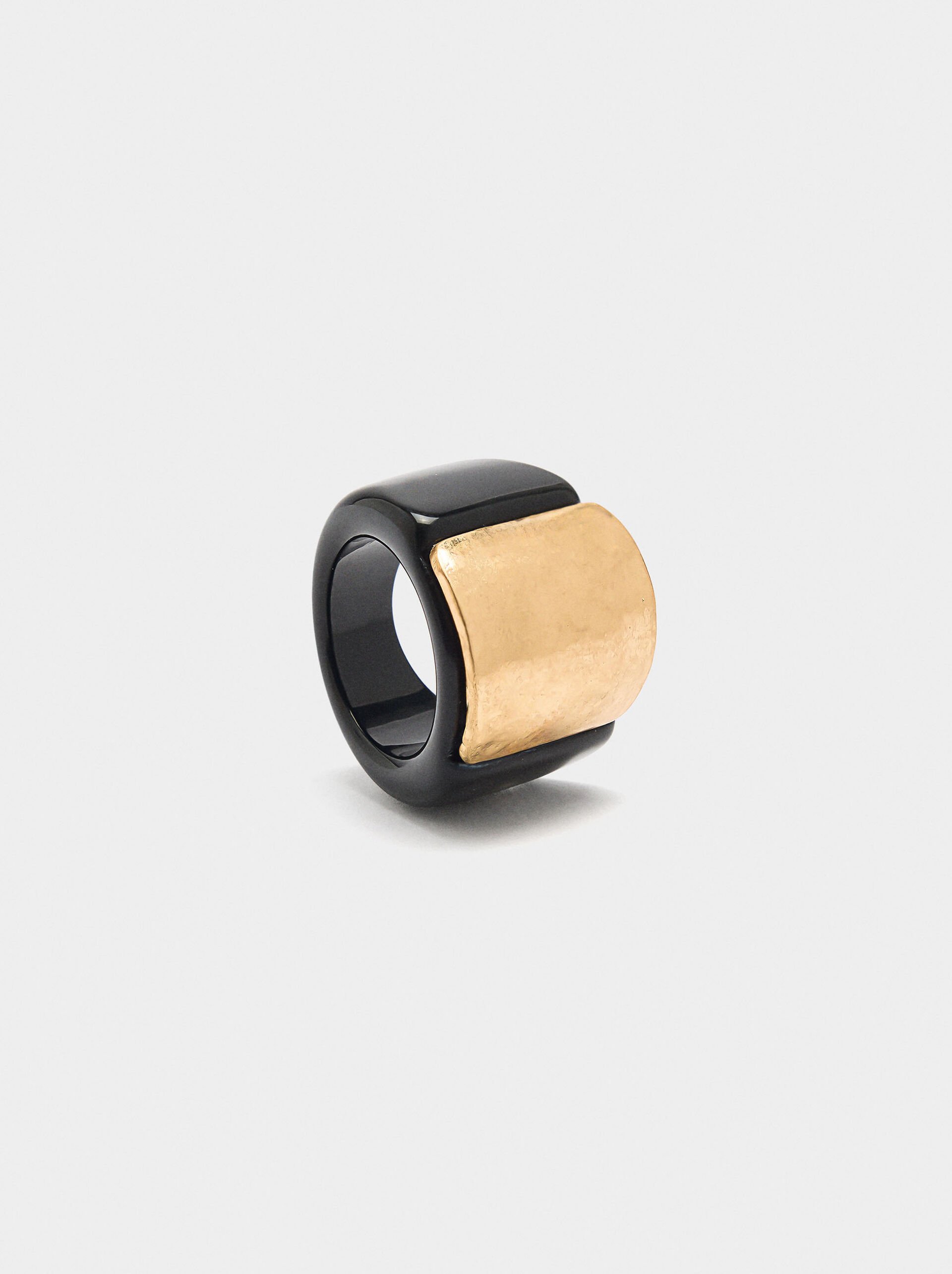Resin ring with metal detail image number 1.0