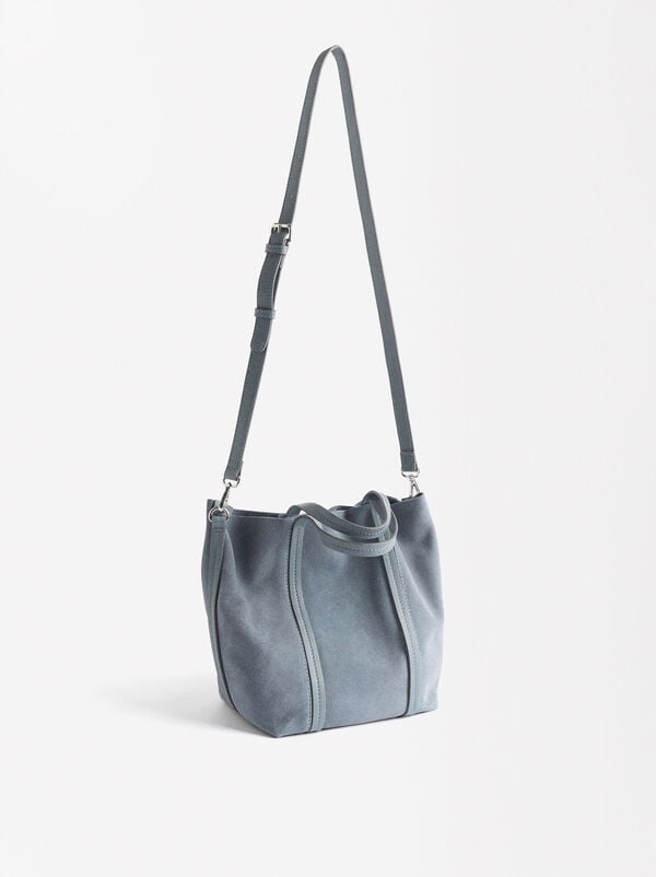 Leather tote bag with removable pouch