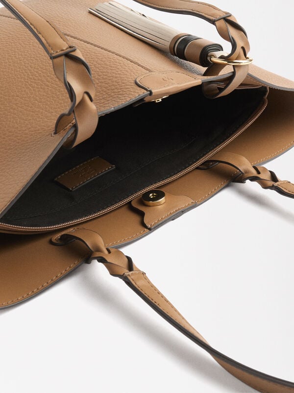 Shopper bag with pendant